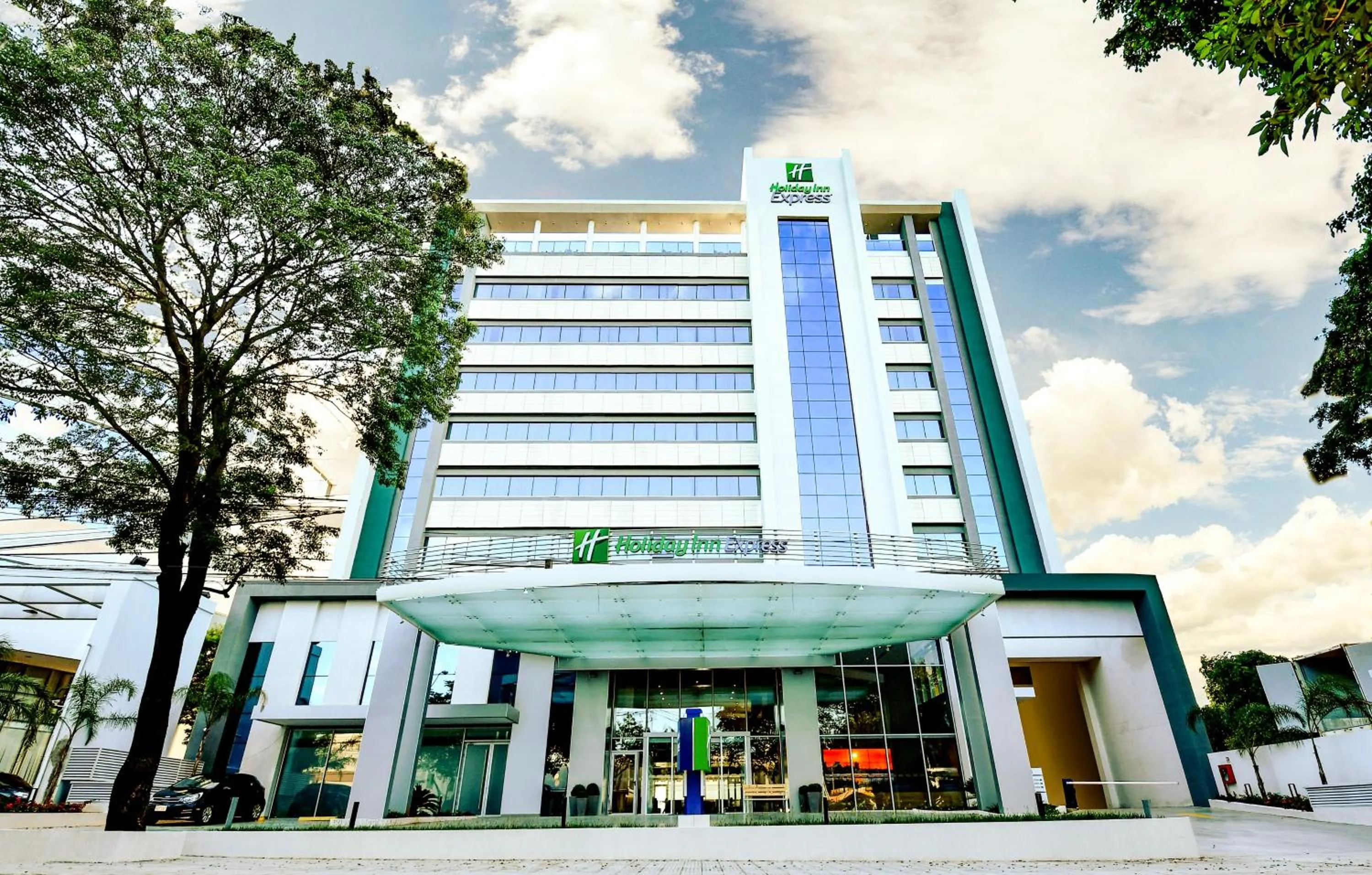 Property building in Holiday Inn Express Asuncion Aviadores by IHG