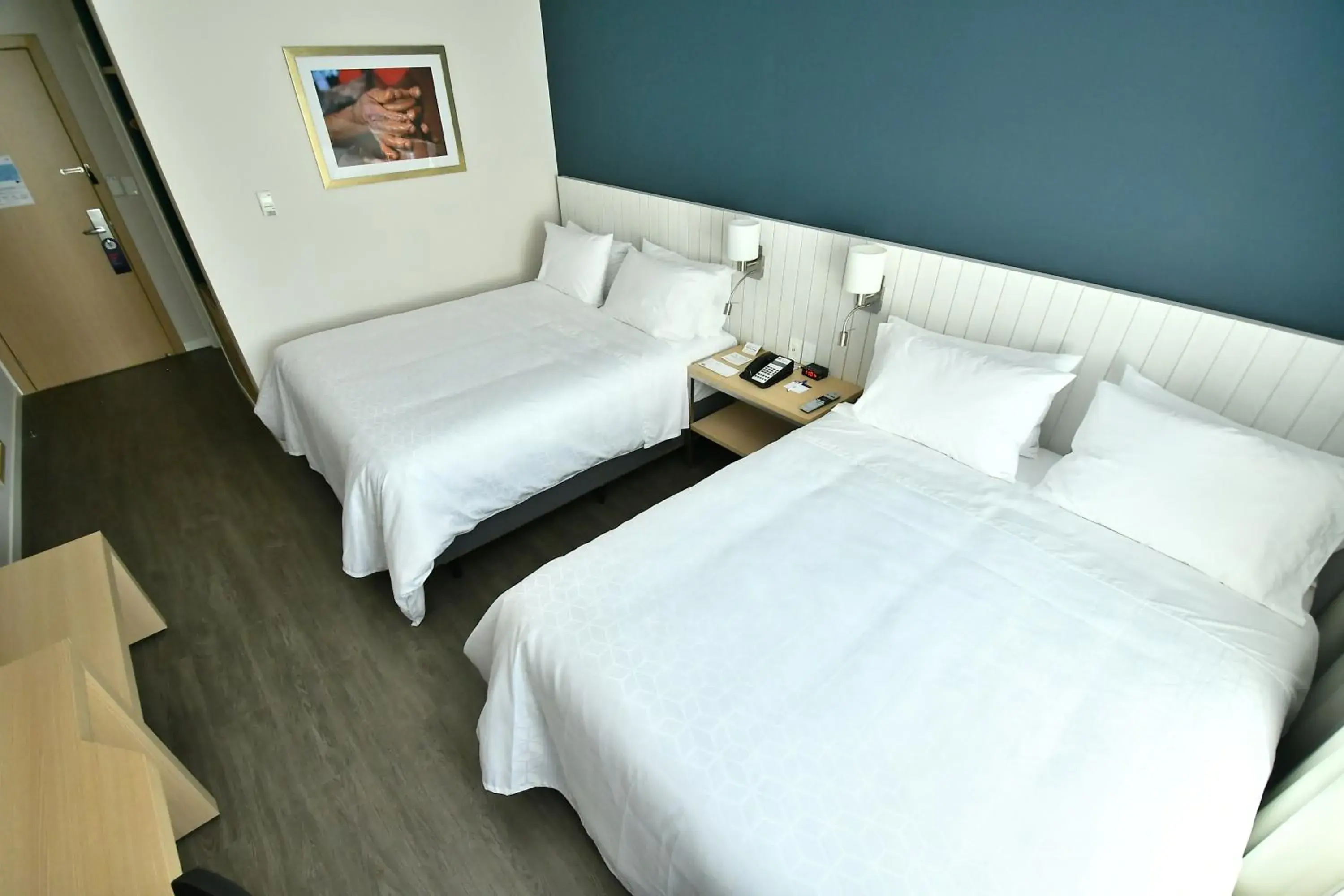 Bed in Holiday Inn Express Asuncion Aviadores by IHG Bed in Holiday Inn Express Asuncion Aviadores by IHG