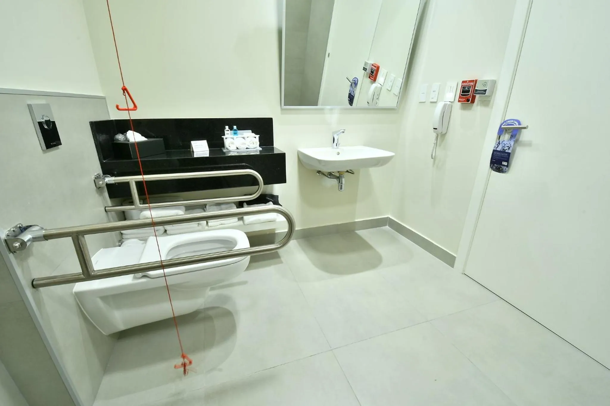 Photo of the whole room in Holiday Inn Express Asuncion Aviadores by IHG