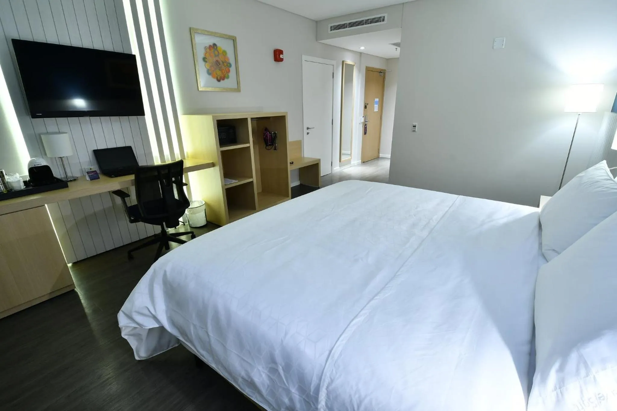 Photo of the whole room, Bed in Holiday Inn Express Asuncion Aviadores by IHG