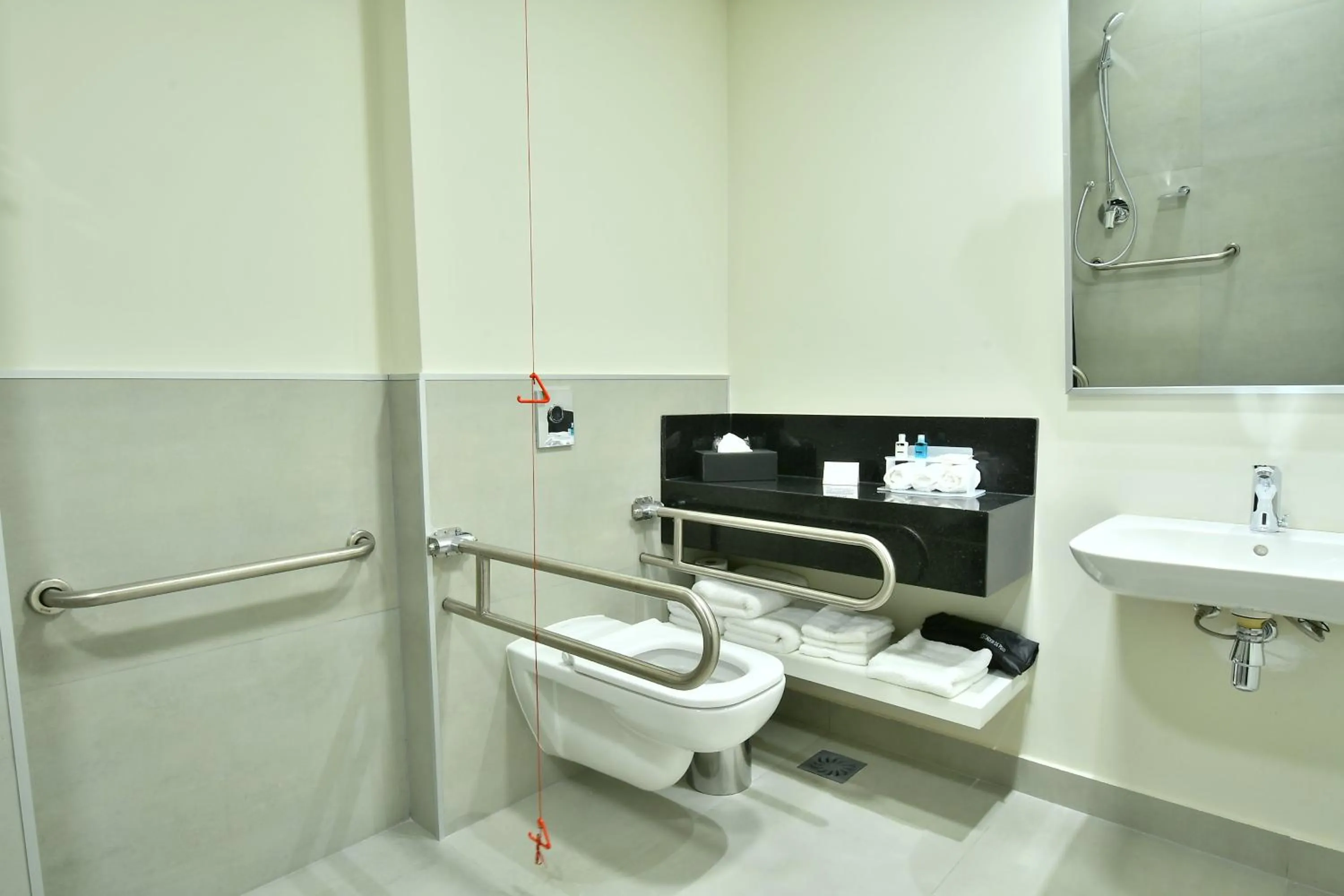 Photo of the whole room in Holiday Inn Express Asuncion Aviadores by IHG