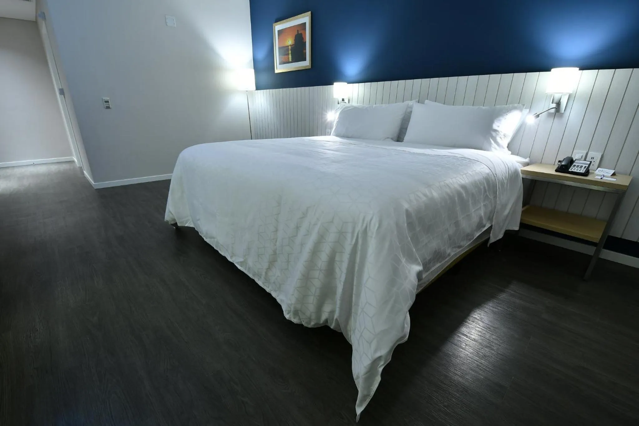 Photo of the whole room, Bed in Holiday Inn Express Asuncion Aviadores by IHG