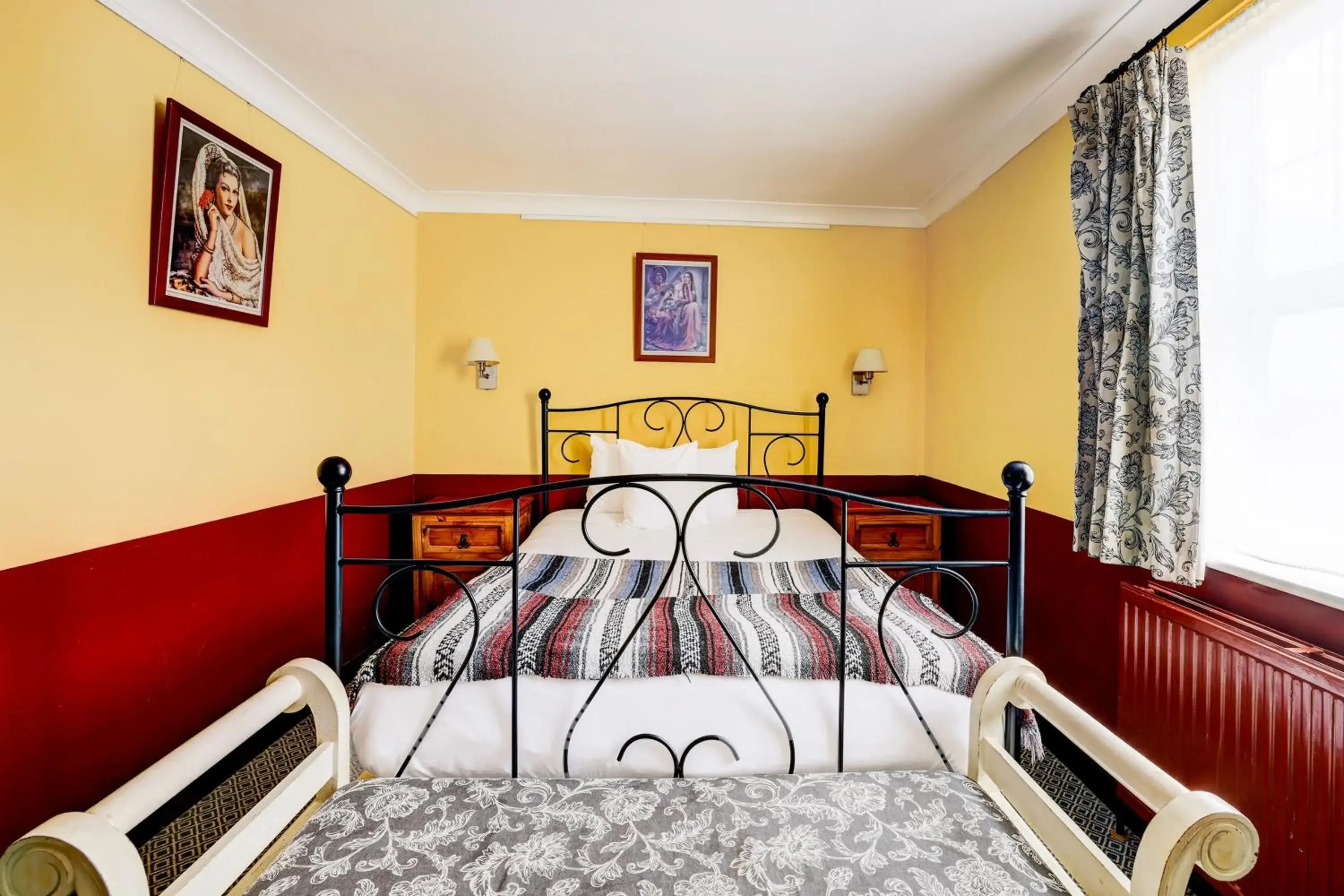 Bedroom, Bed in Church Street Hotel by Belvilla near The Oval London Bedroom, Bed in Church Street Hotel by Belvilla near The Oval London