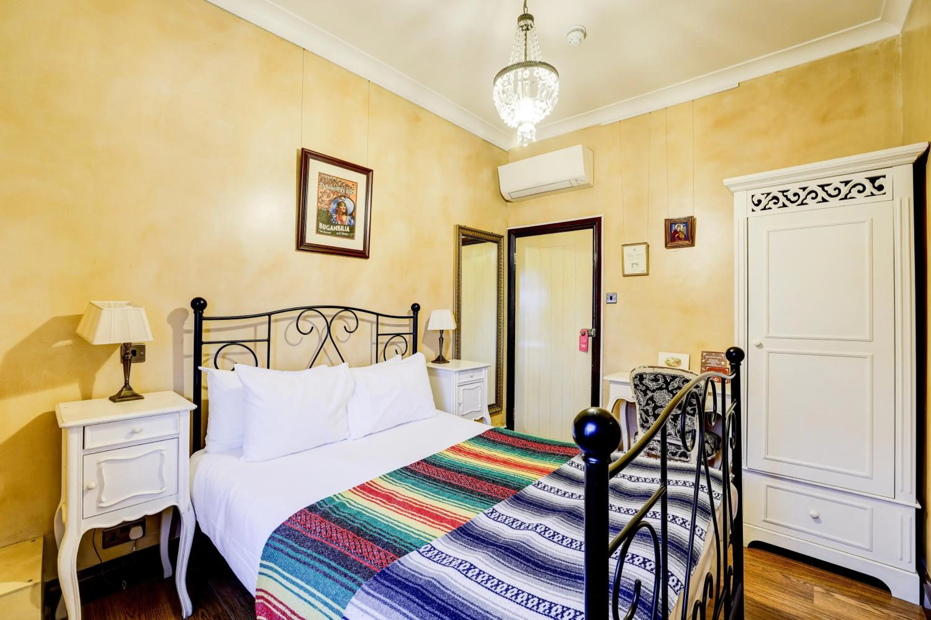 Bedroom, Bed in Church Street Hotel by Belvilla near The Oval London