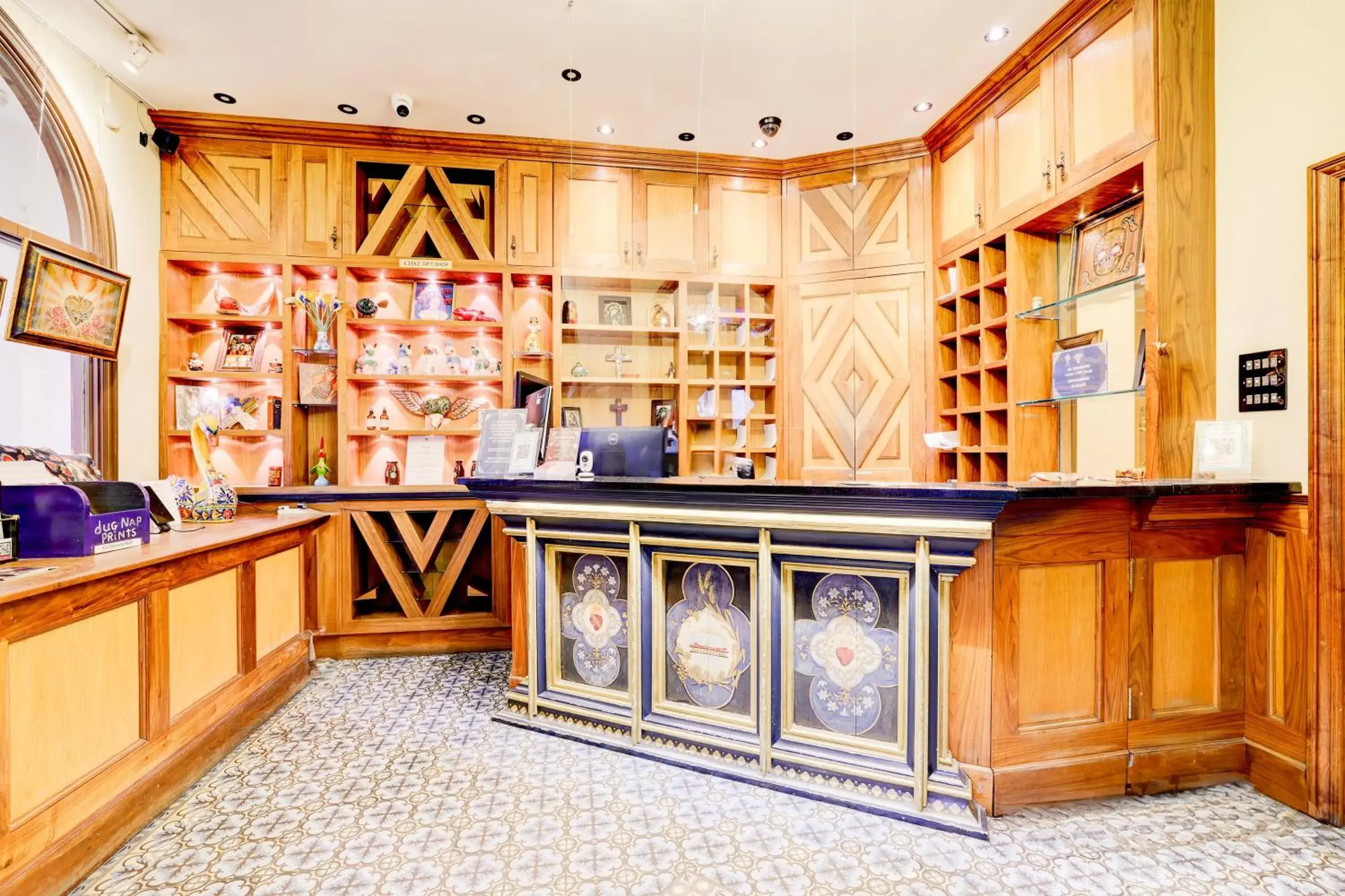 Lobby or reception in Church Street Hotel by Belvilla near The Oval London Lobby or reception in Church Street Hotel by Belvilla near The Oval London