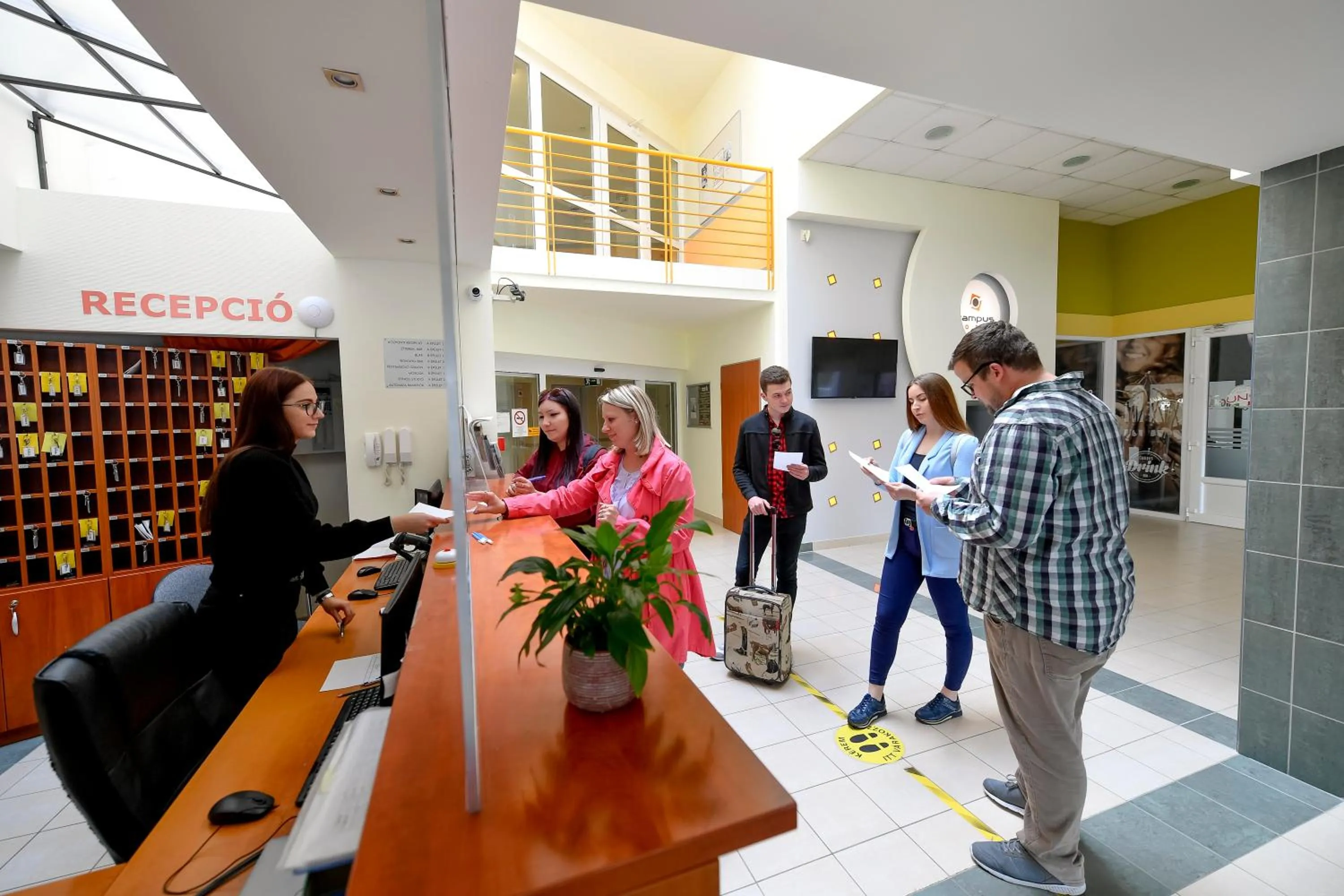 Lobby or reception in Campus Hotel