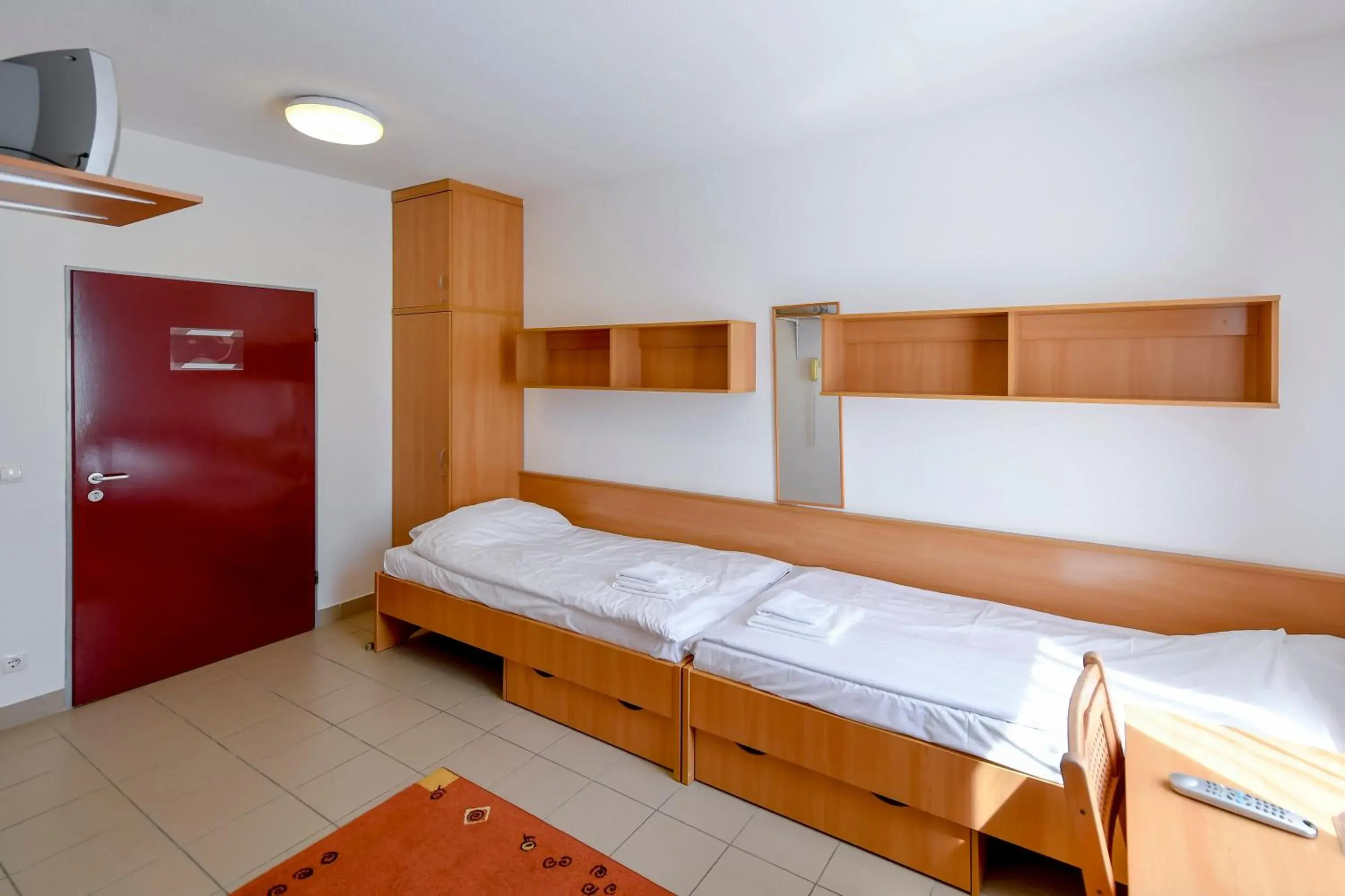 Budget Twin Room - single occupancy in Campus Hotel Budget Twin Room - single occupancy in Campus Hotel