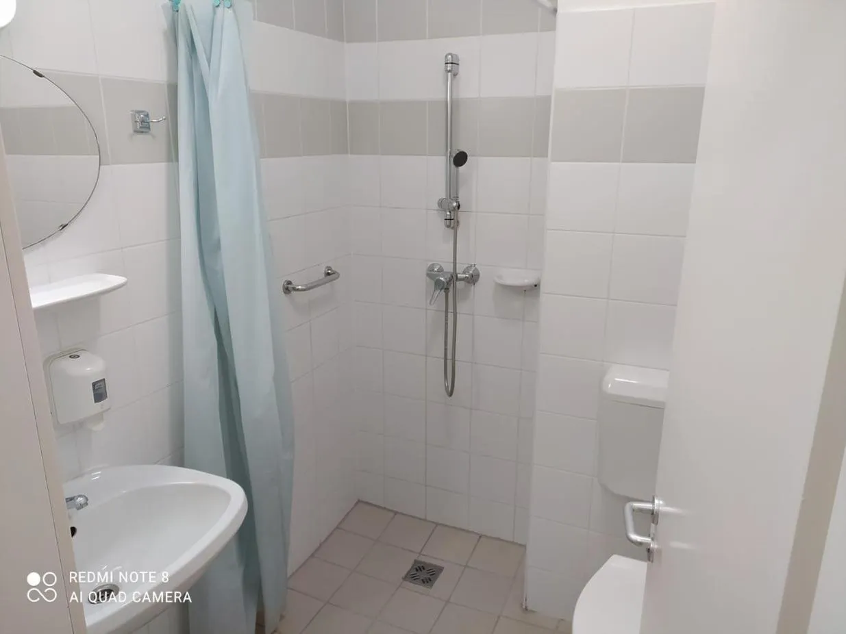 Shower in Campus Hotel
