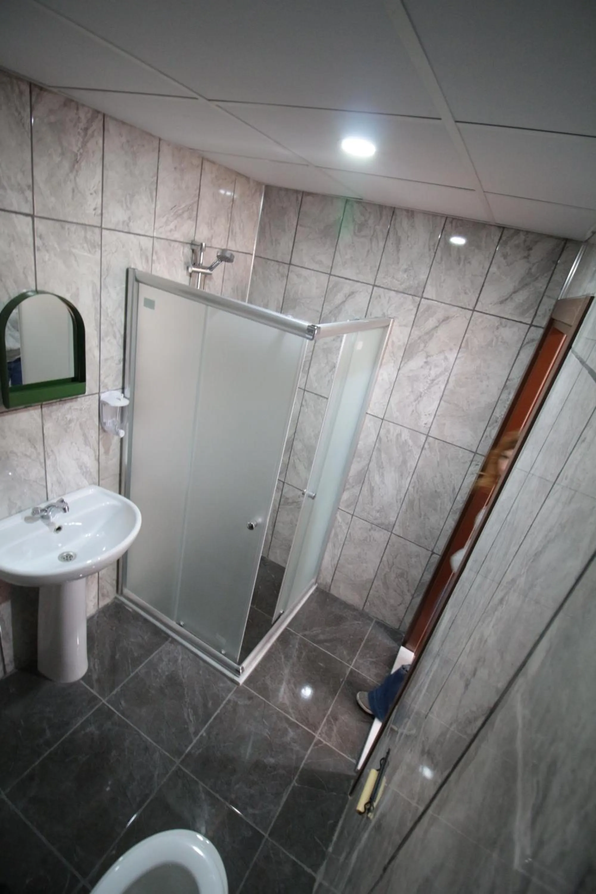 Shower in Deeps Hostel Eskişehir