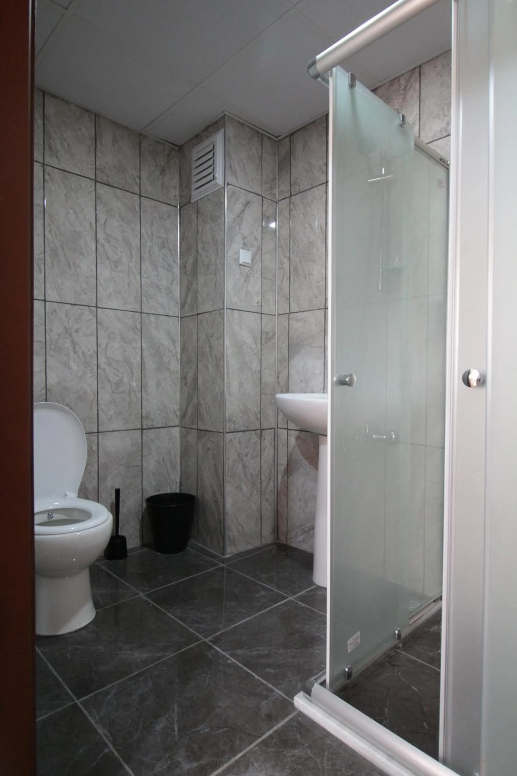 Shower in Deeps Hostel Eskişehir