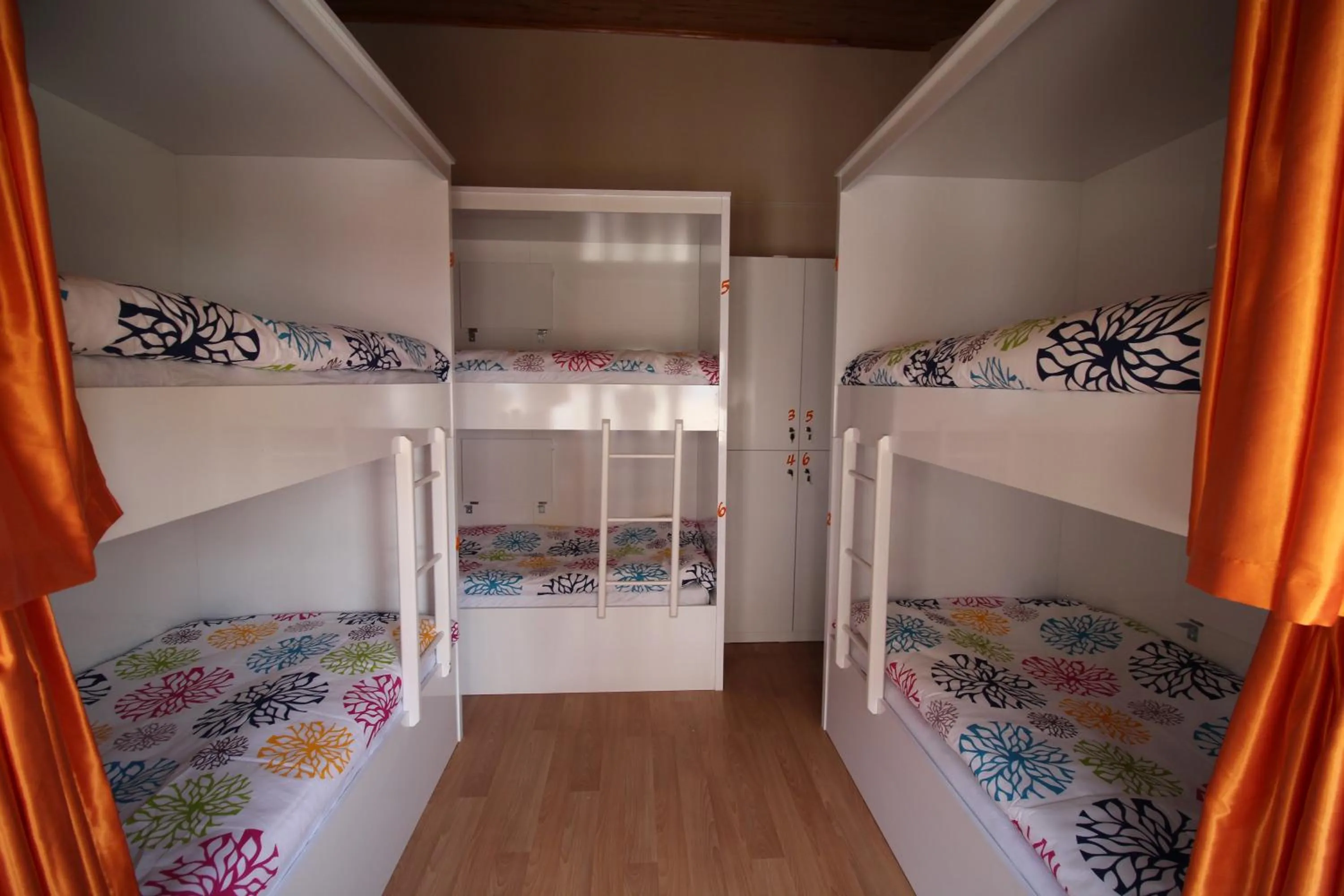 bunk bed, Bed in Deeps Hostel Eskişehir