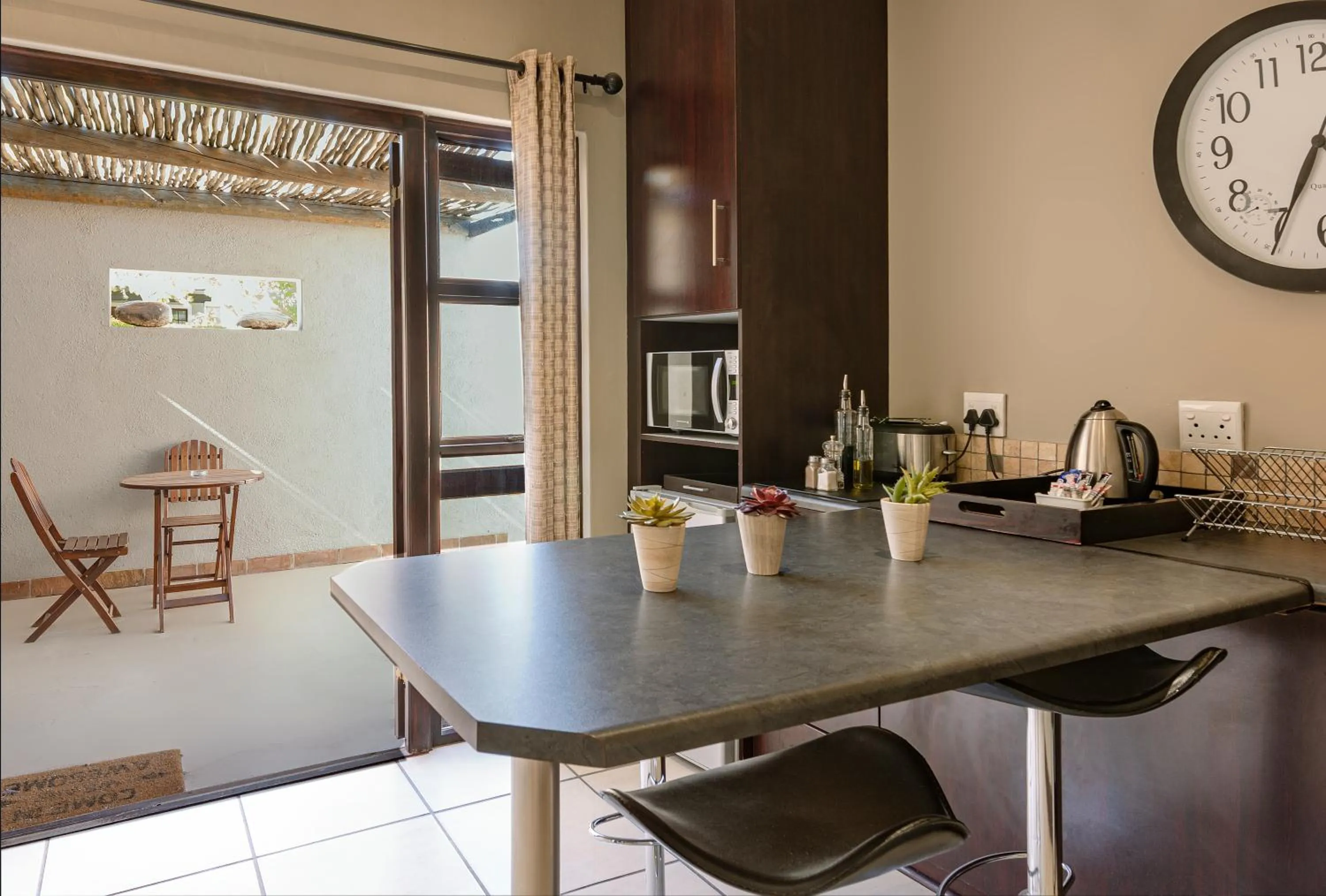 Kitchen or kitchenette in Kakamas Hotel