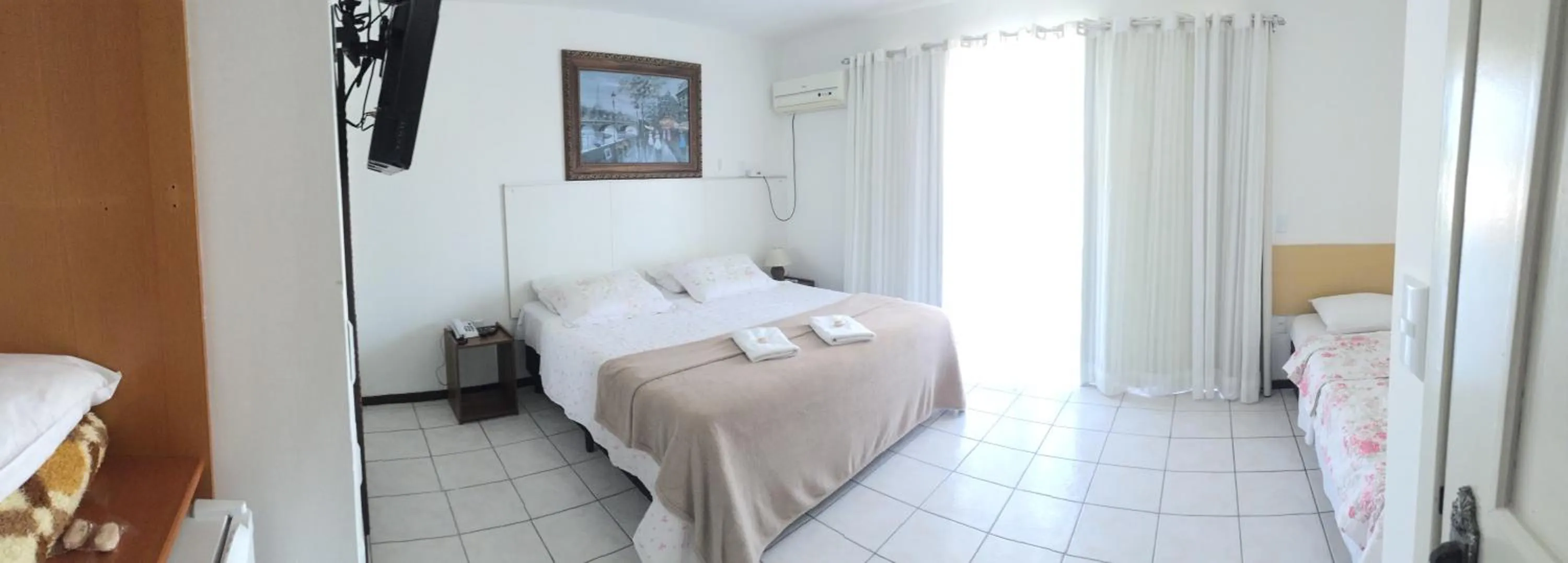 Bed in Vila Alaide Praia Hotel