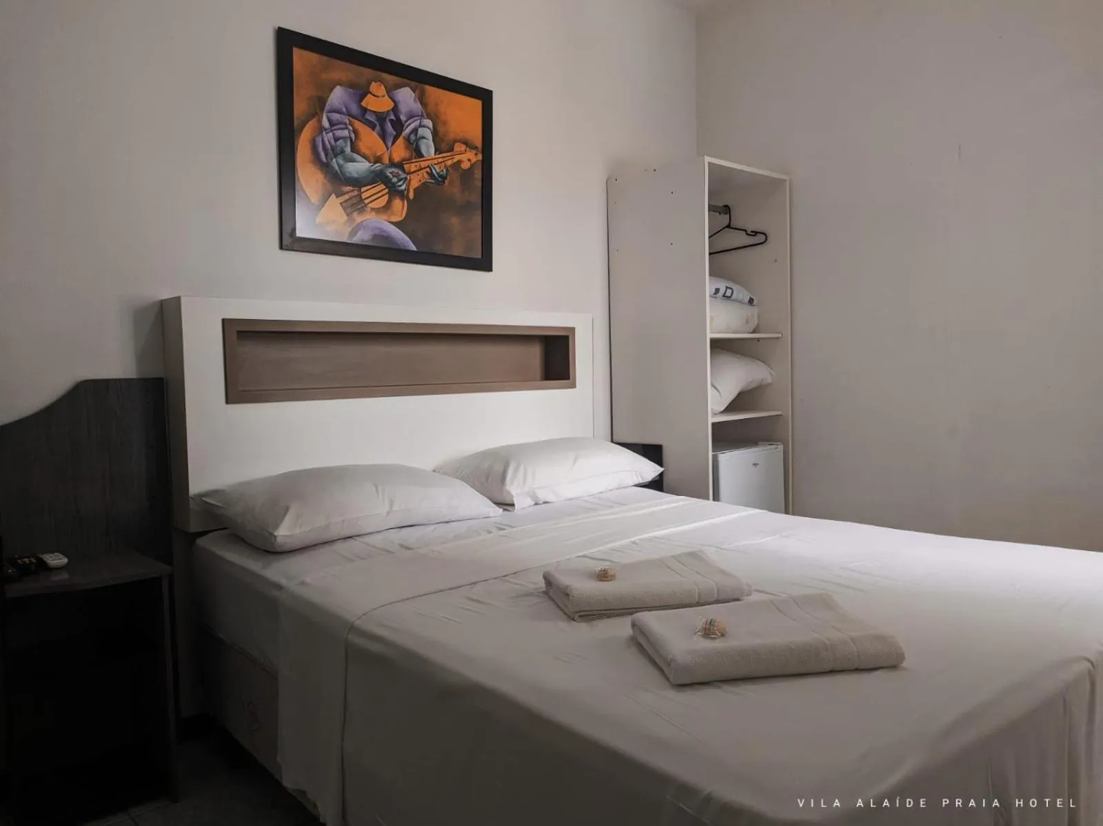 Bed in Vila Alaide Praia Hotel