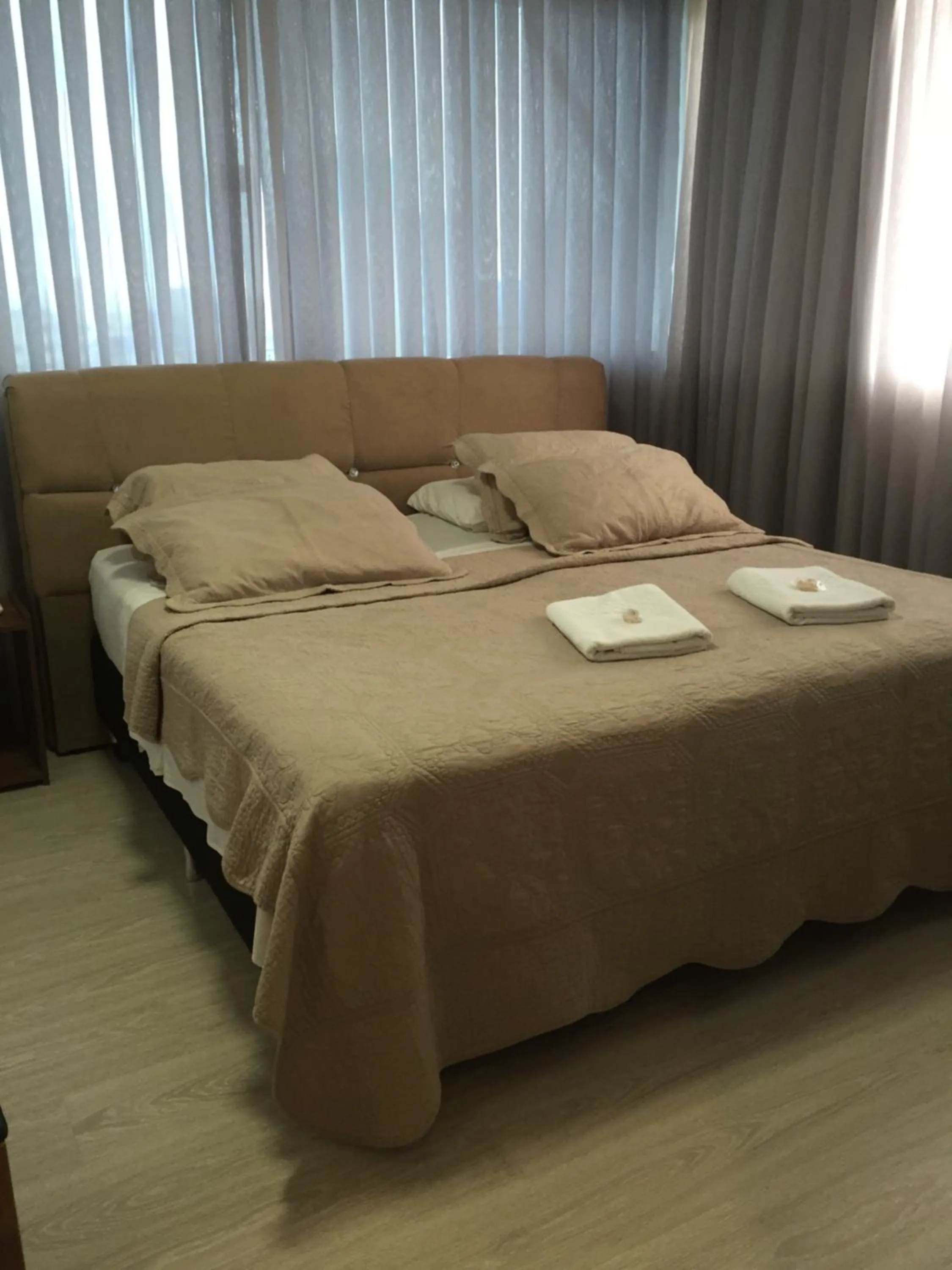 Bedroom, Bed in Vila Alaide Praia Hotel