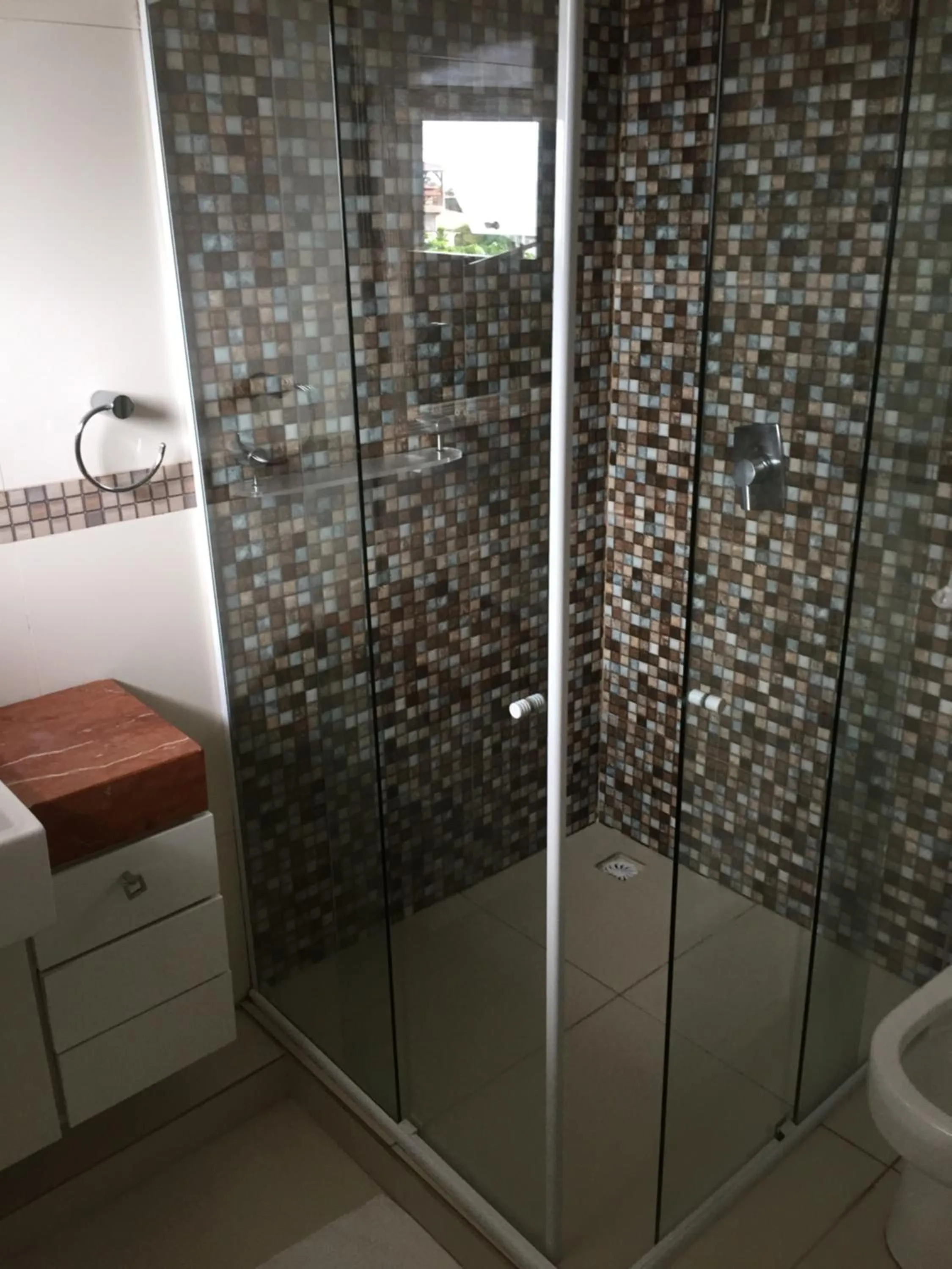 Bathroom in Vila Alaide Praia Hotel