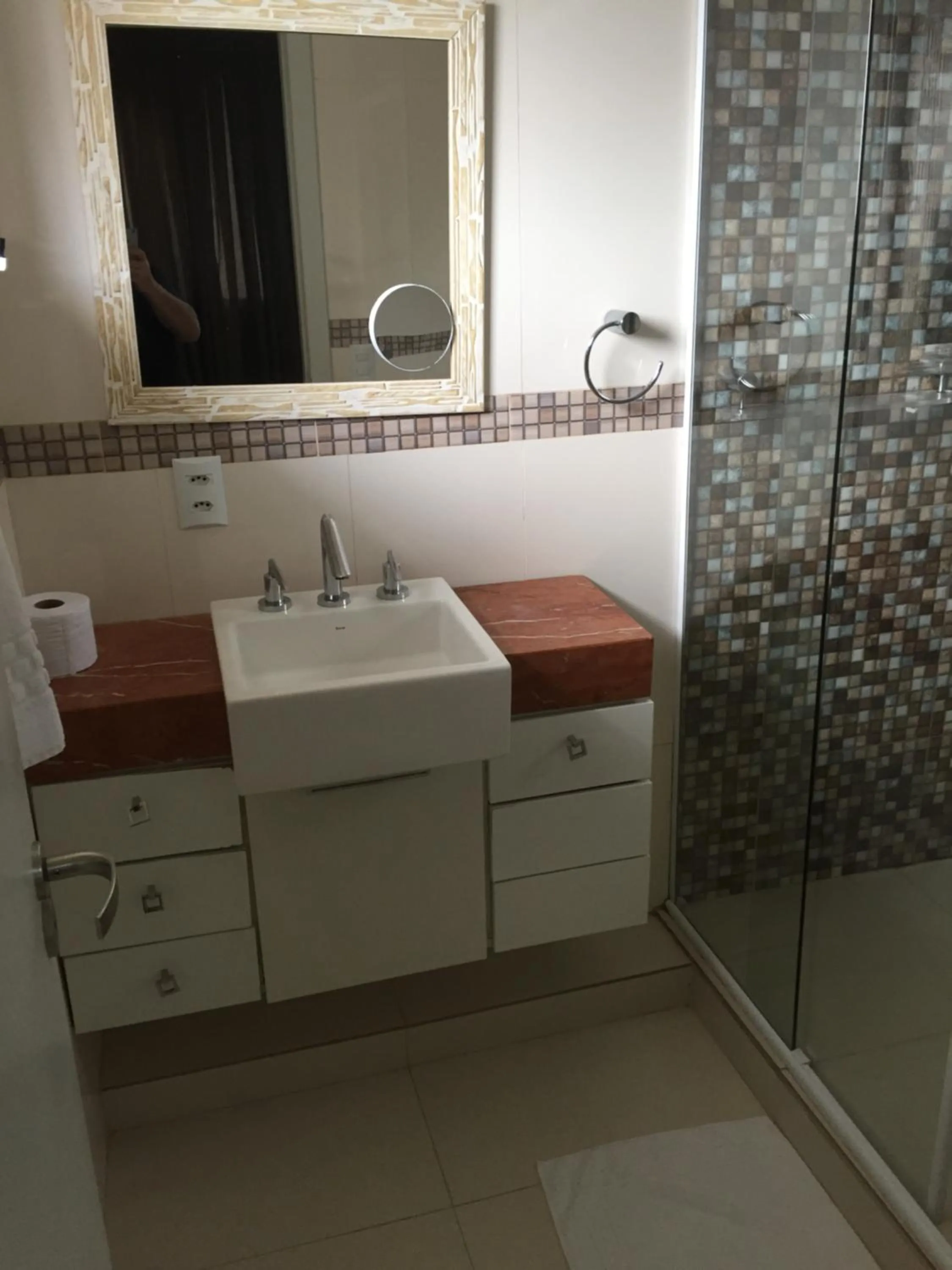 Bathroom in Vila Alaide Praia Hotel