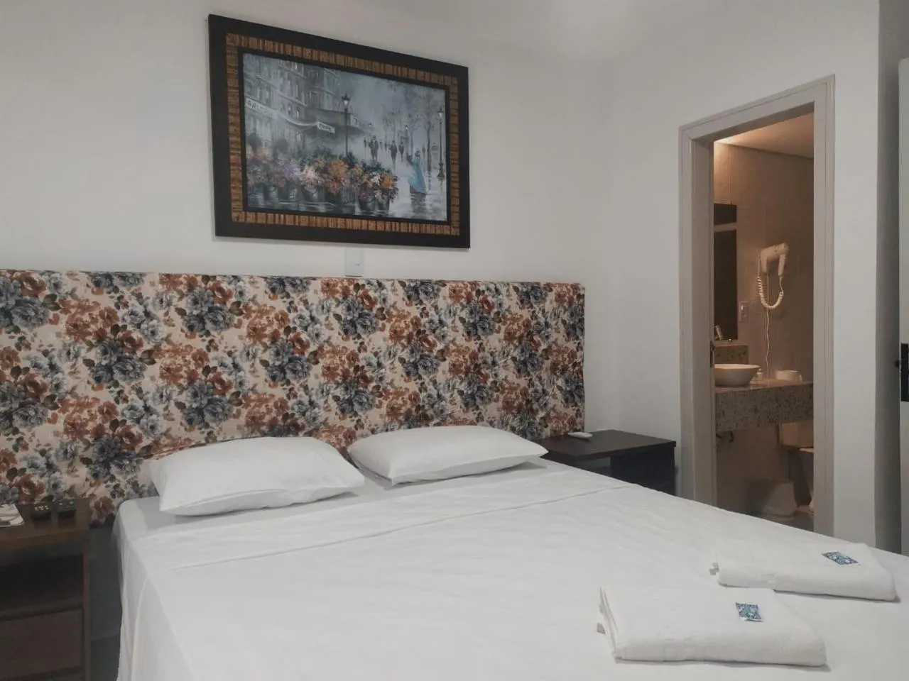 Bed in Vila Alaide Praia Hotel
