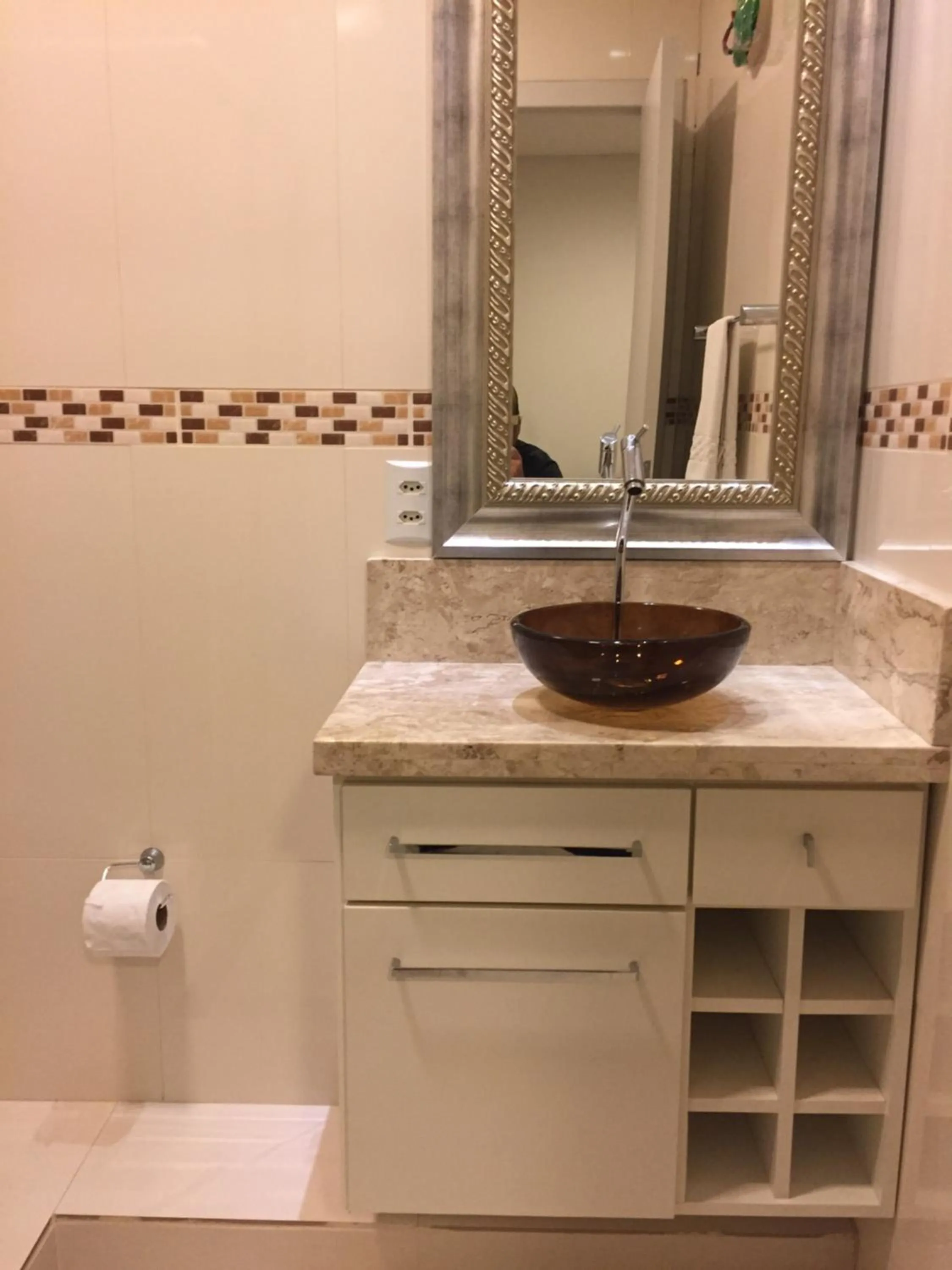 Bathroom in Vila Alaide Praia Hotel