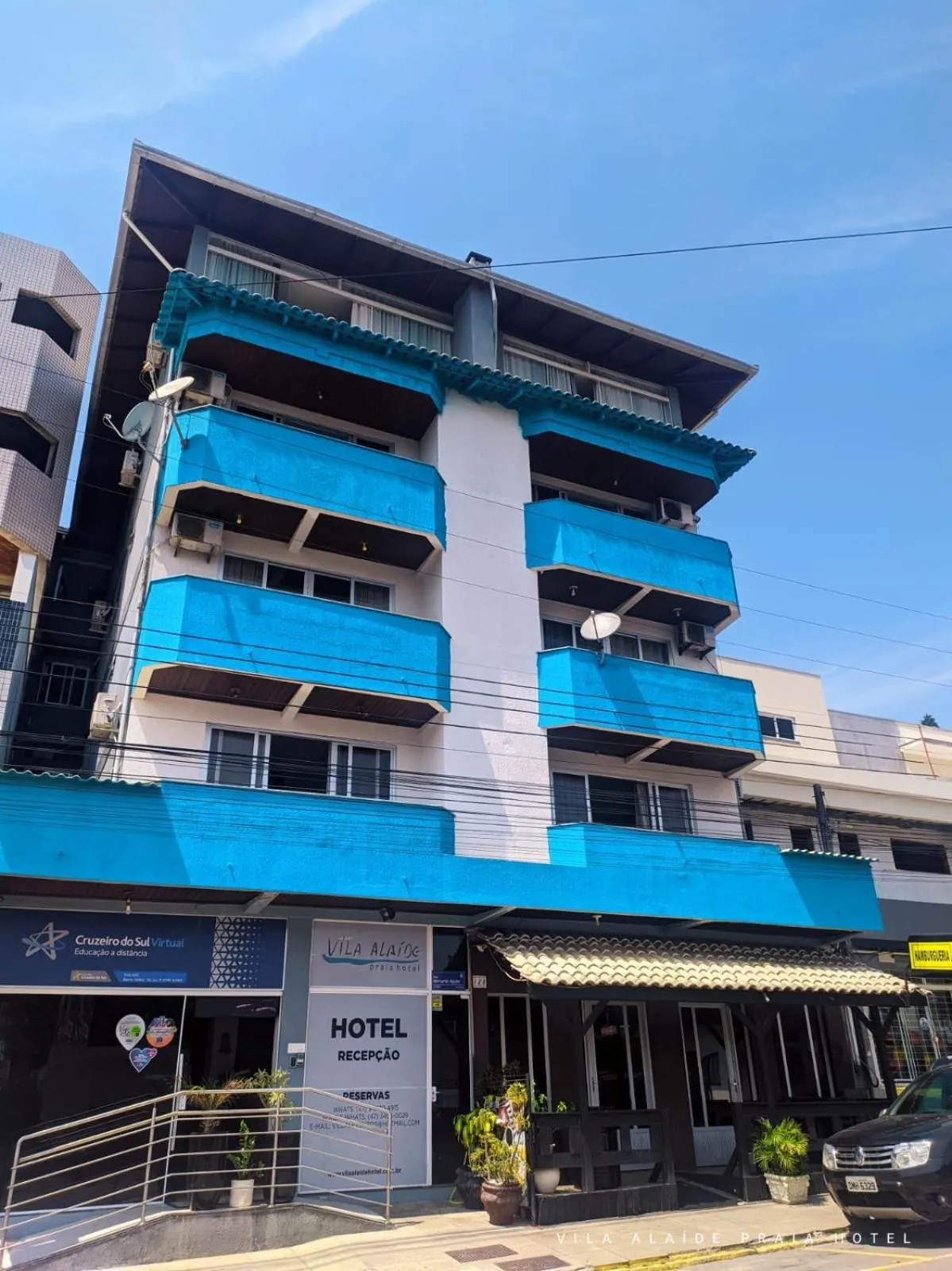 Property building in Vila Alaide Praia Hotel