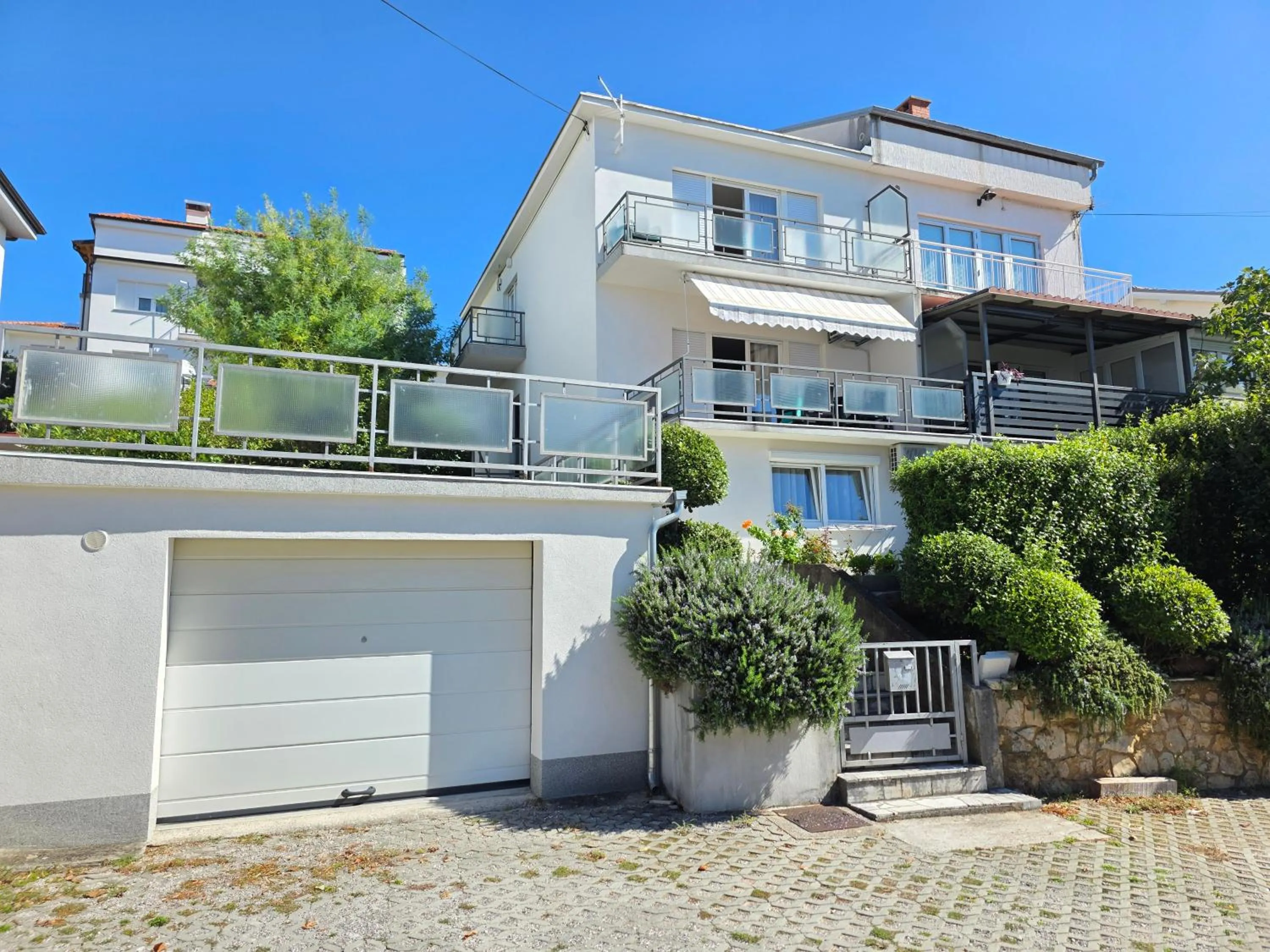 ZITA Studio Apartment with terrace