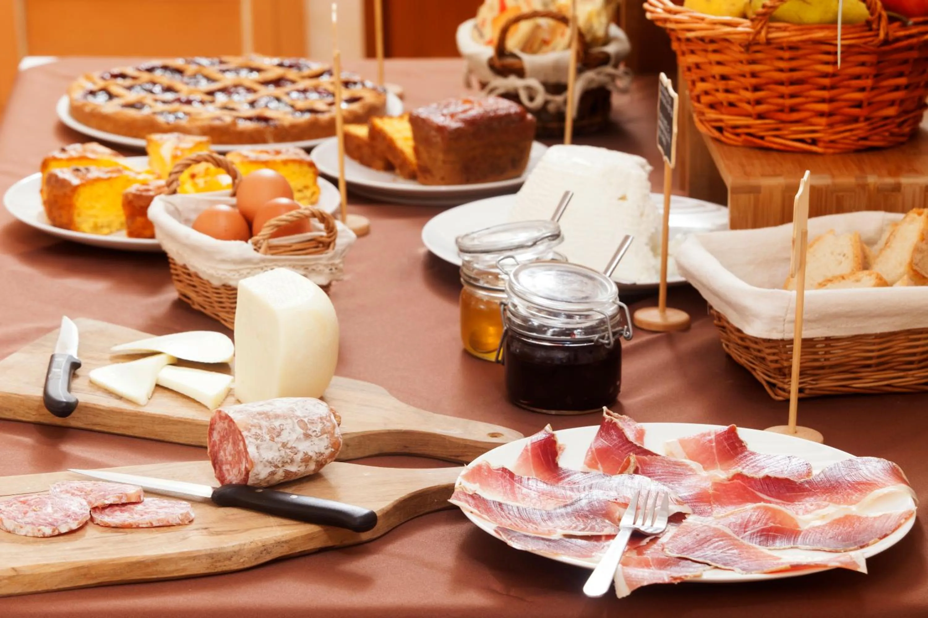 Buffet breakfast in Bio Agriturismo Le Cascatelle