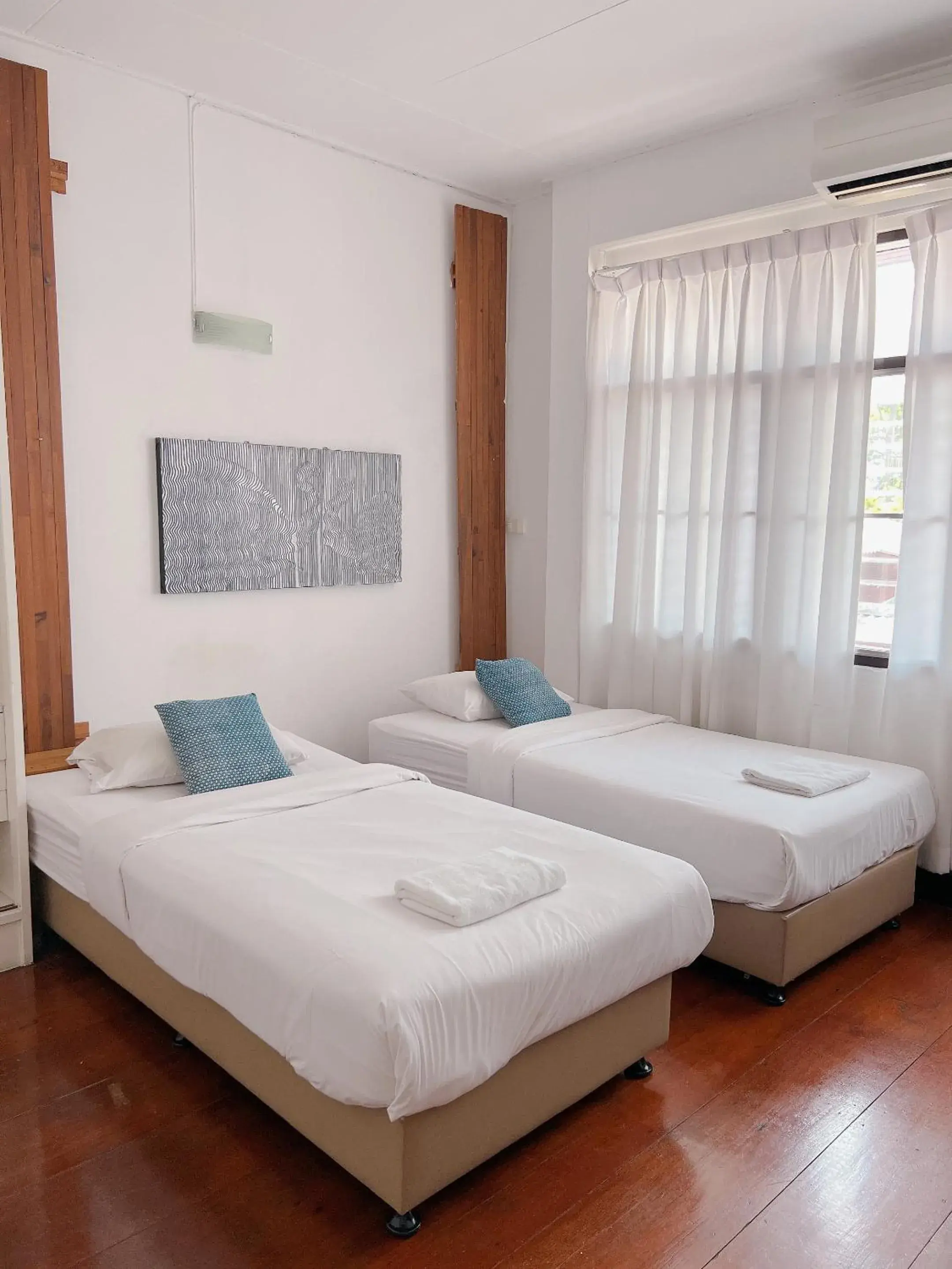 Bed in Cozy by Funwahn Bed in Cozy by Funwahn