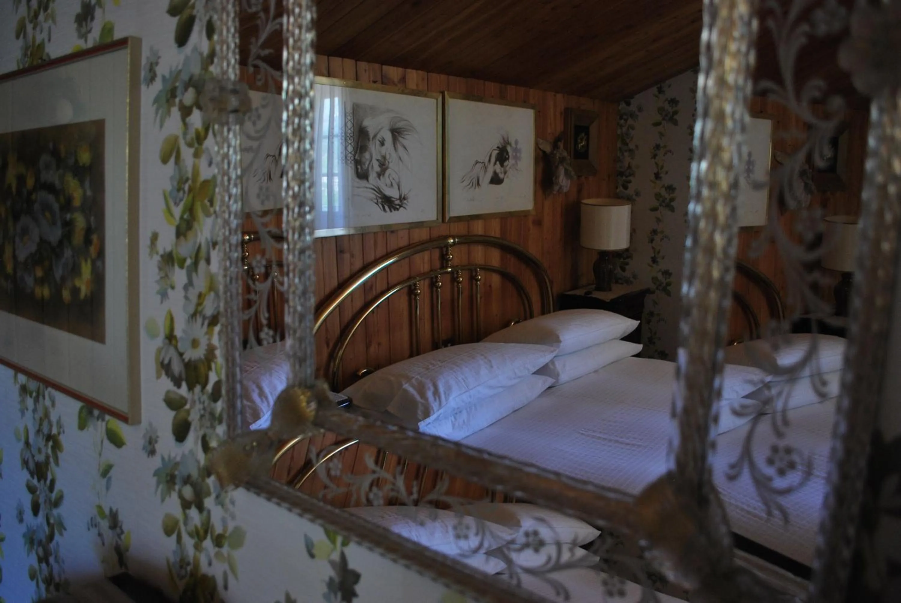 Decorative detail, Bed in Le Rocce di Scanno B&B di Charme
