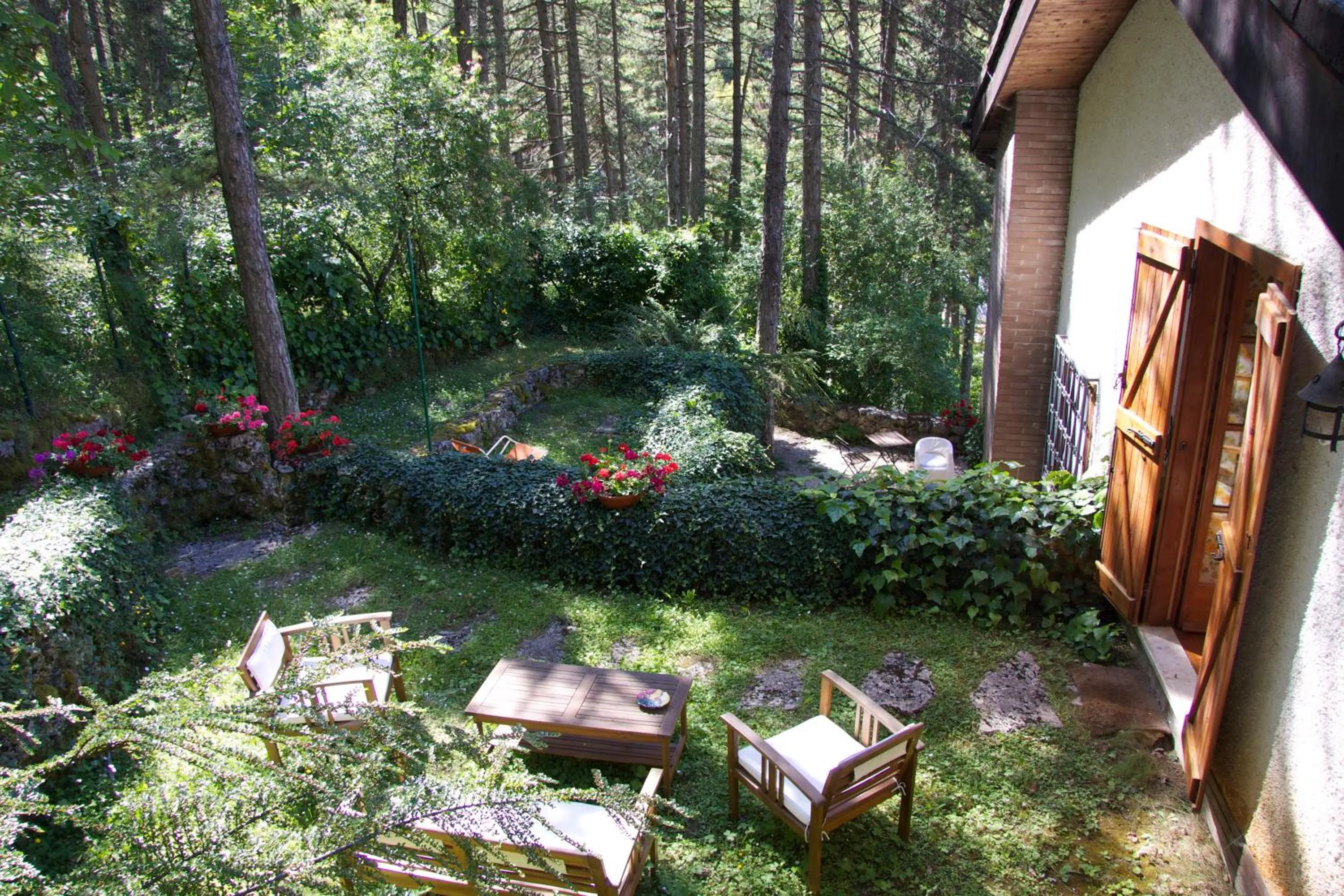 Spring, Garden in Le Rocce di Scanno B&B di Charme