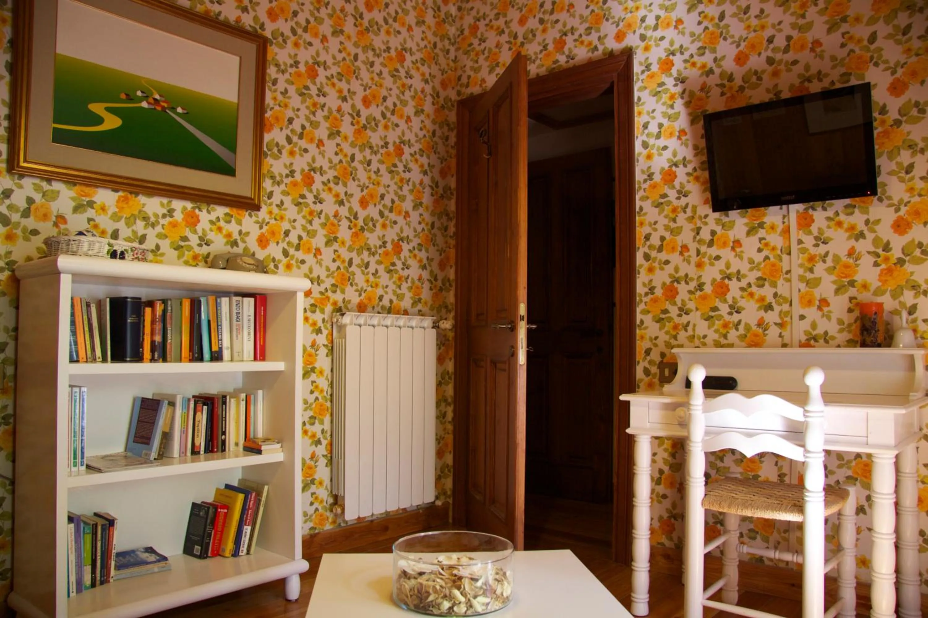 Living room, Library in Le Rocce di Scanno B&B di Charme