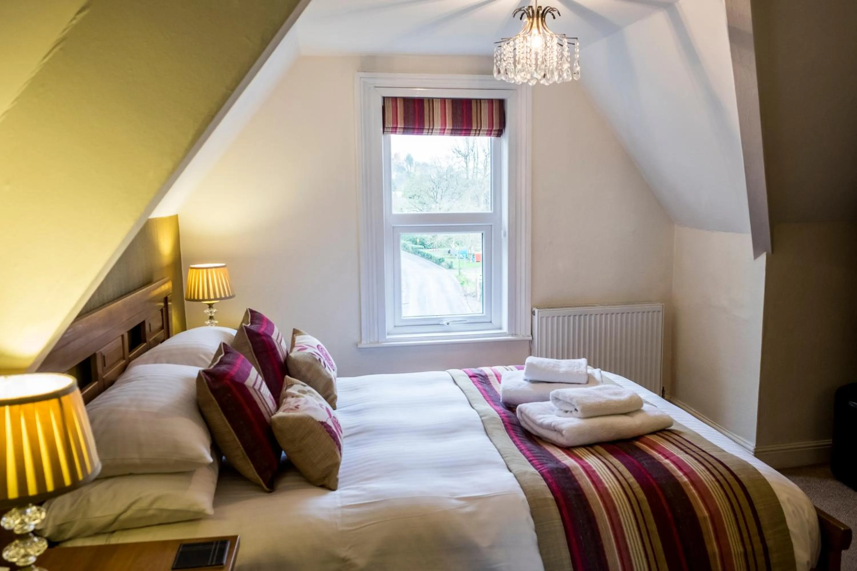 Bedroom, Bed in Elmdene