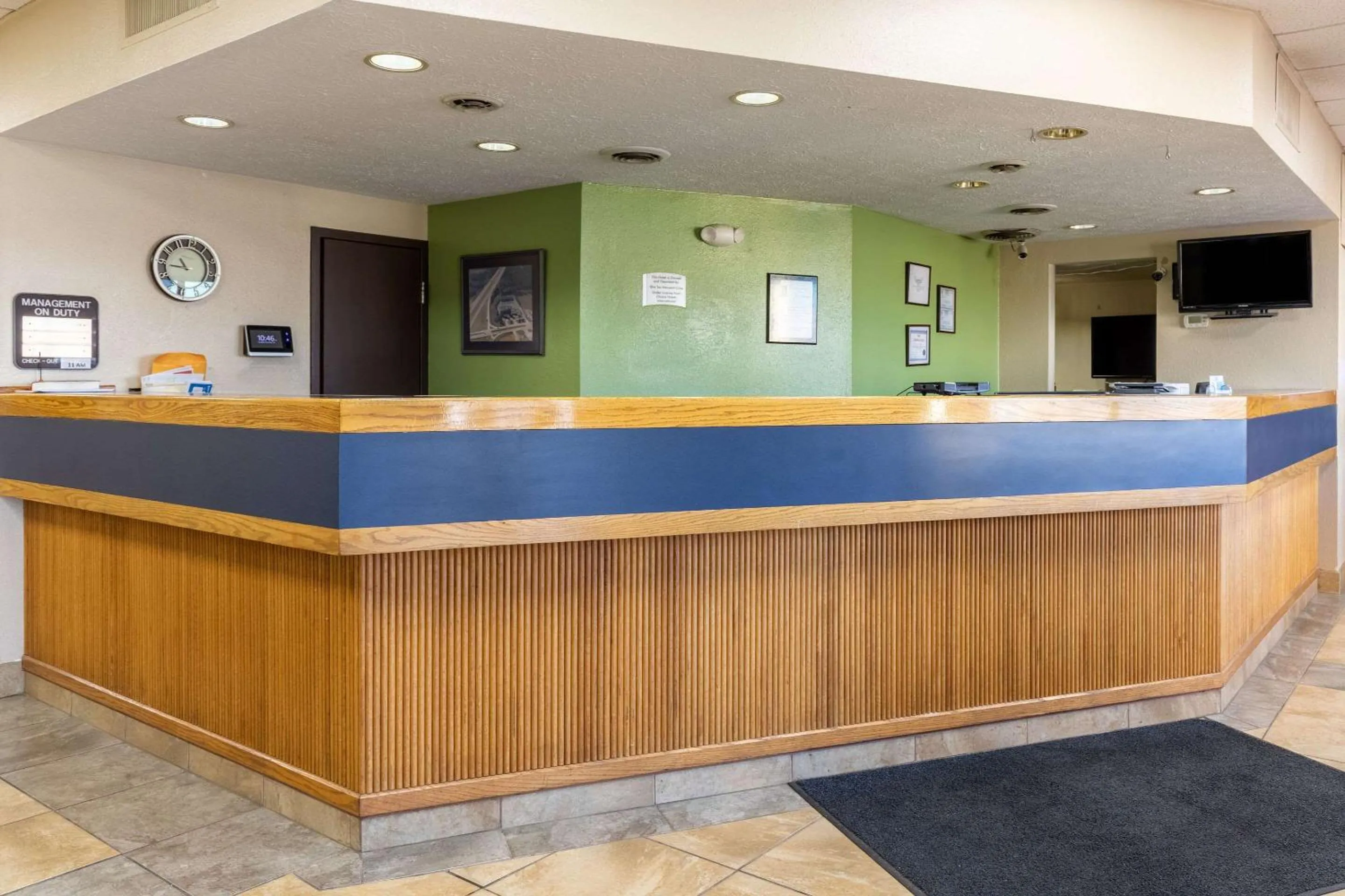 Lobby or reception in Quality Inn Newport