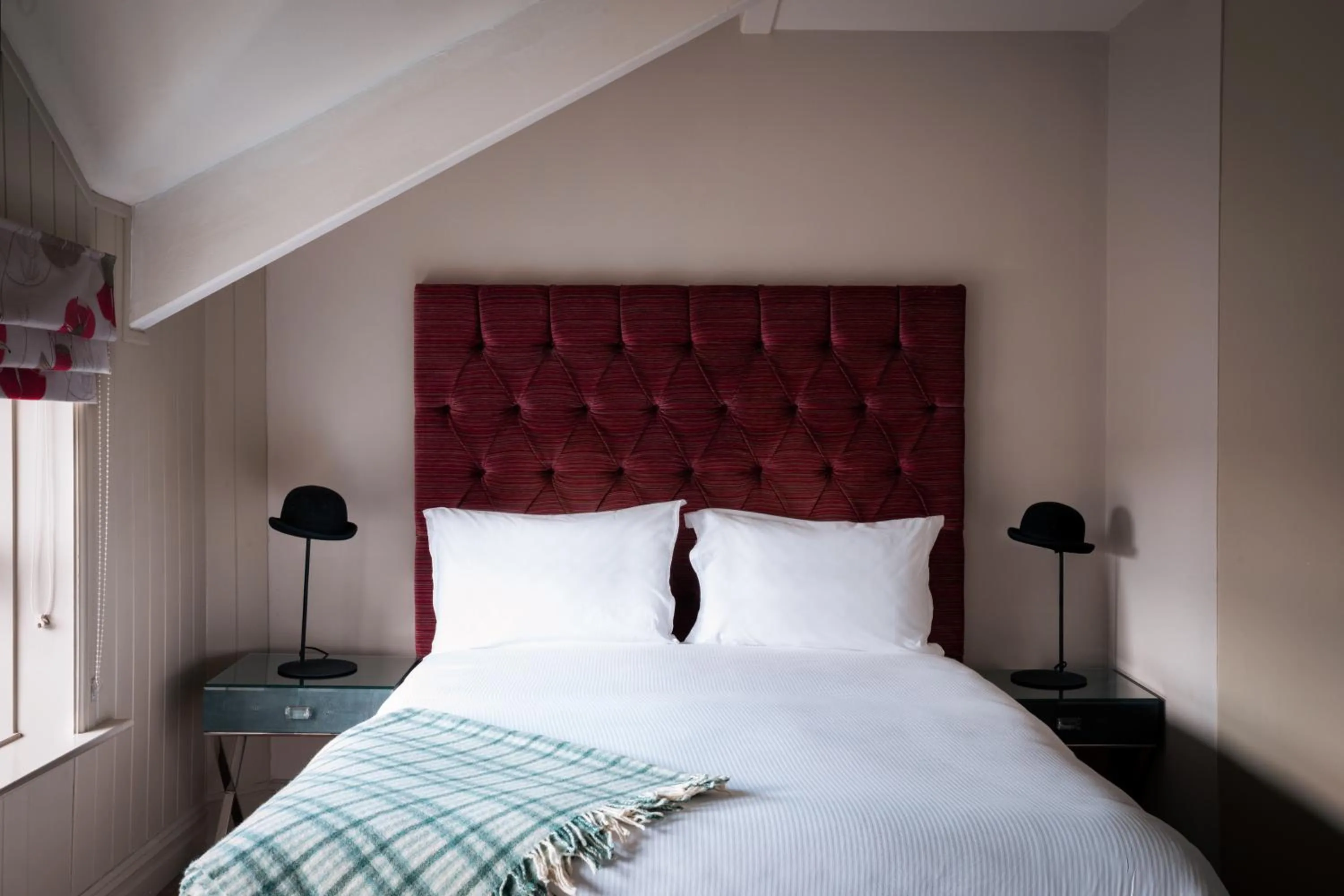 Bedroom, Bed in The Fell Hotel
