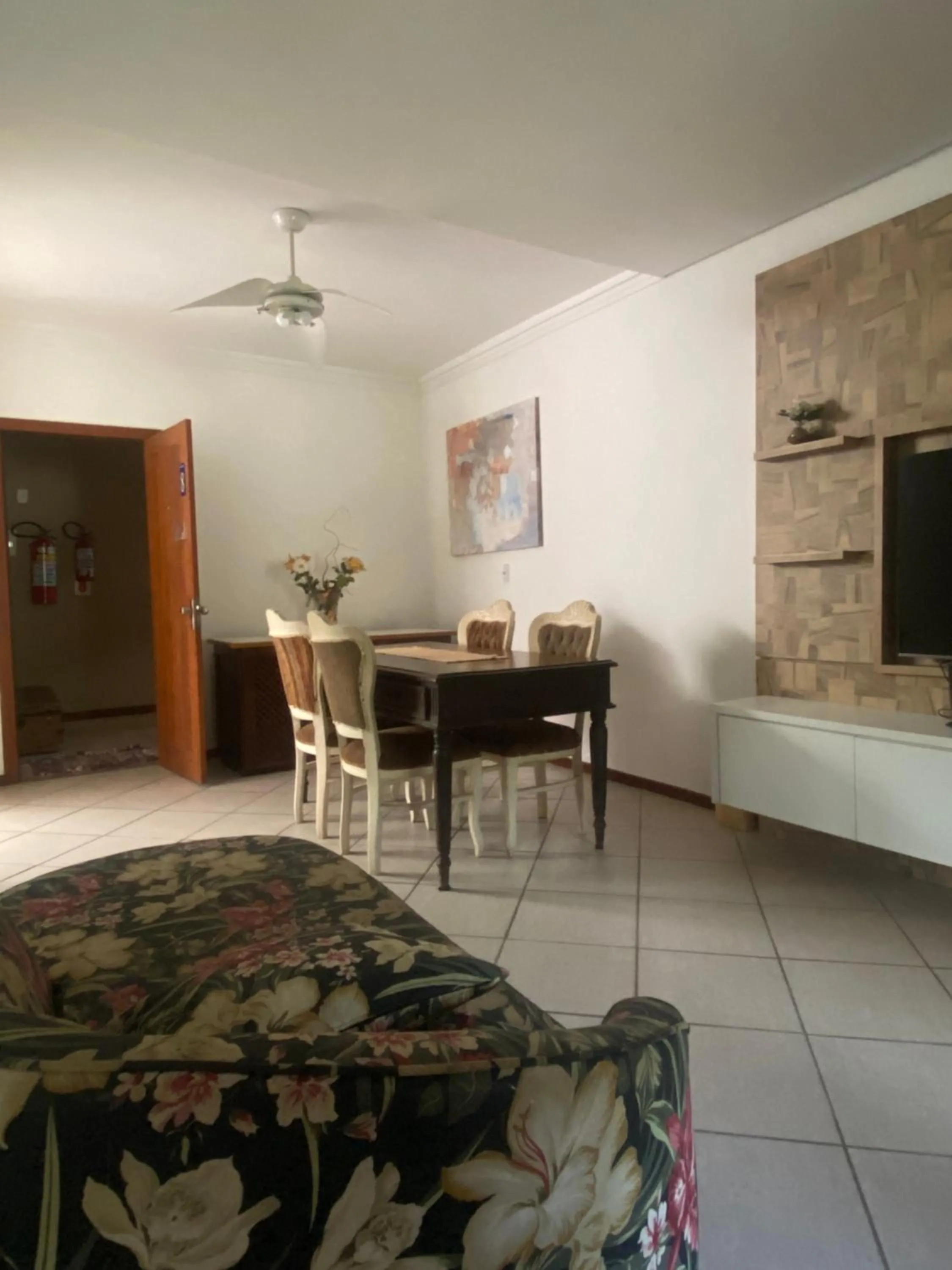 Communal lounge/ TV room in GH Bizkaia