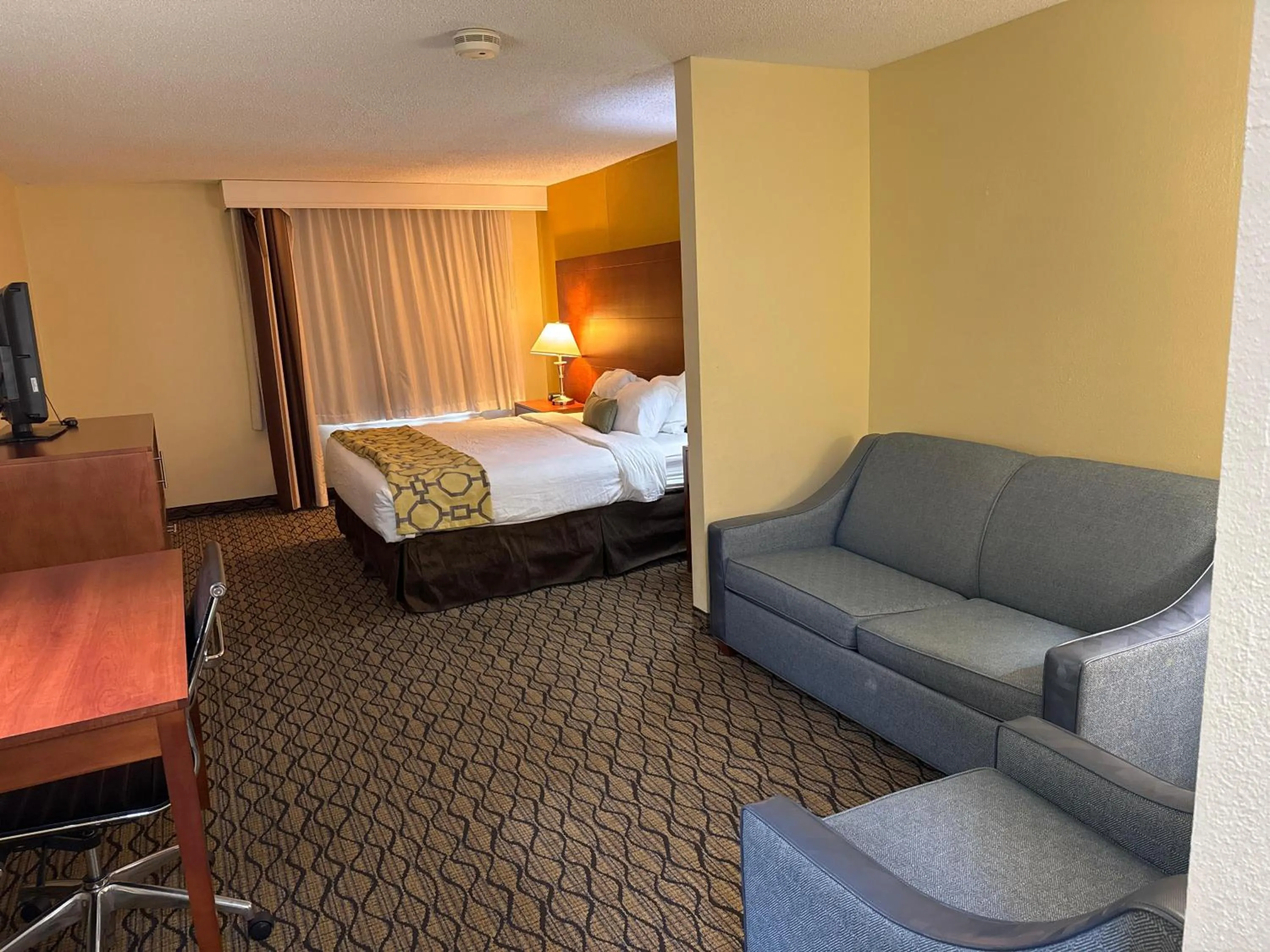 Bed in Baymont by Wyndham Mishawaka South Bend Area