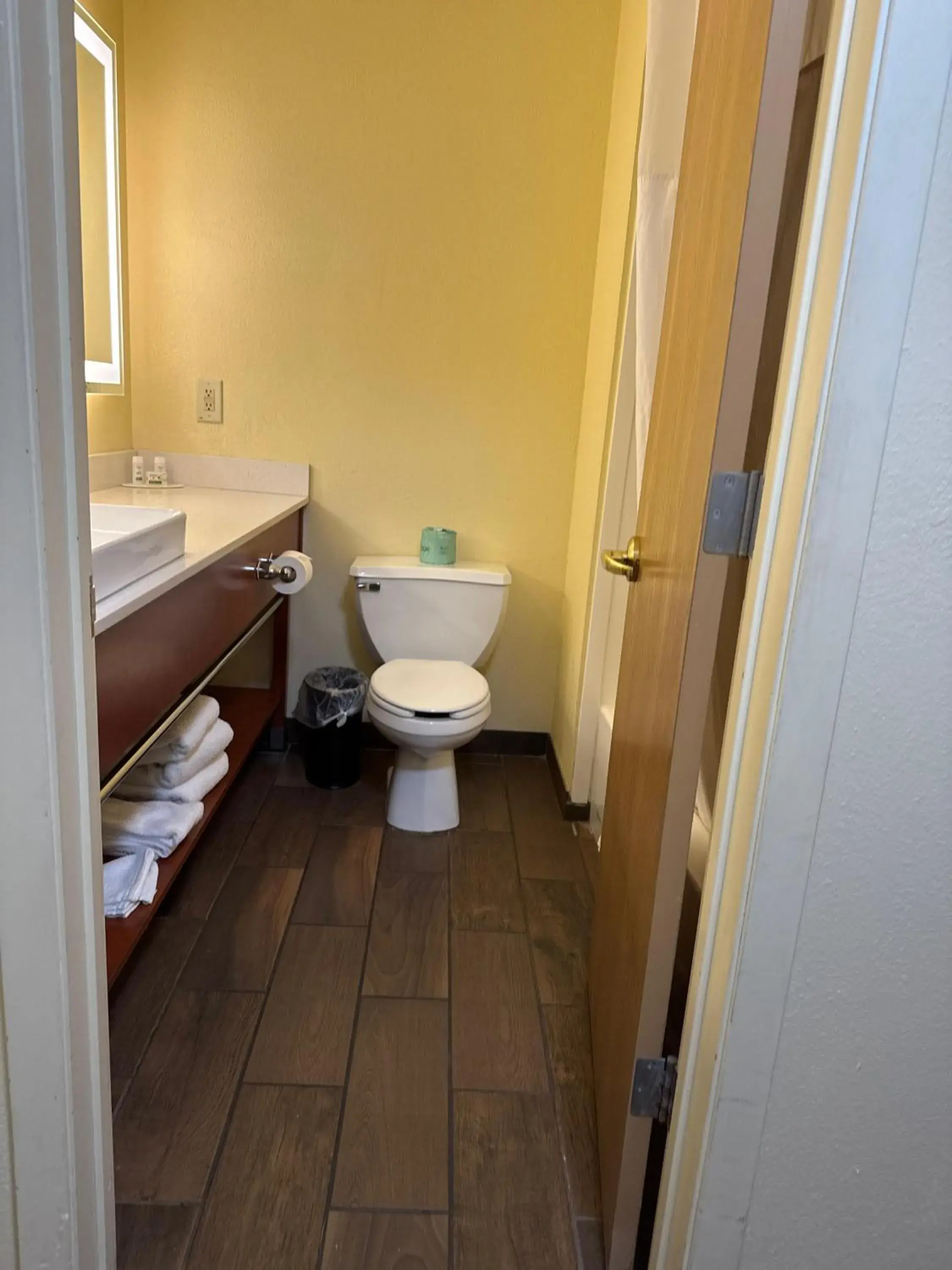 Deluxe King Studio Suite - Non-Smoking in Baymont by Wyndham Mishawaka South Bend Area Deluxe King Studio Suite - Non-Smoking in Baymont by Wyndham Mishawaka South Bend Area