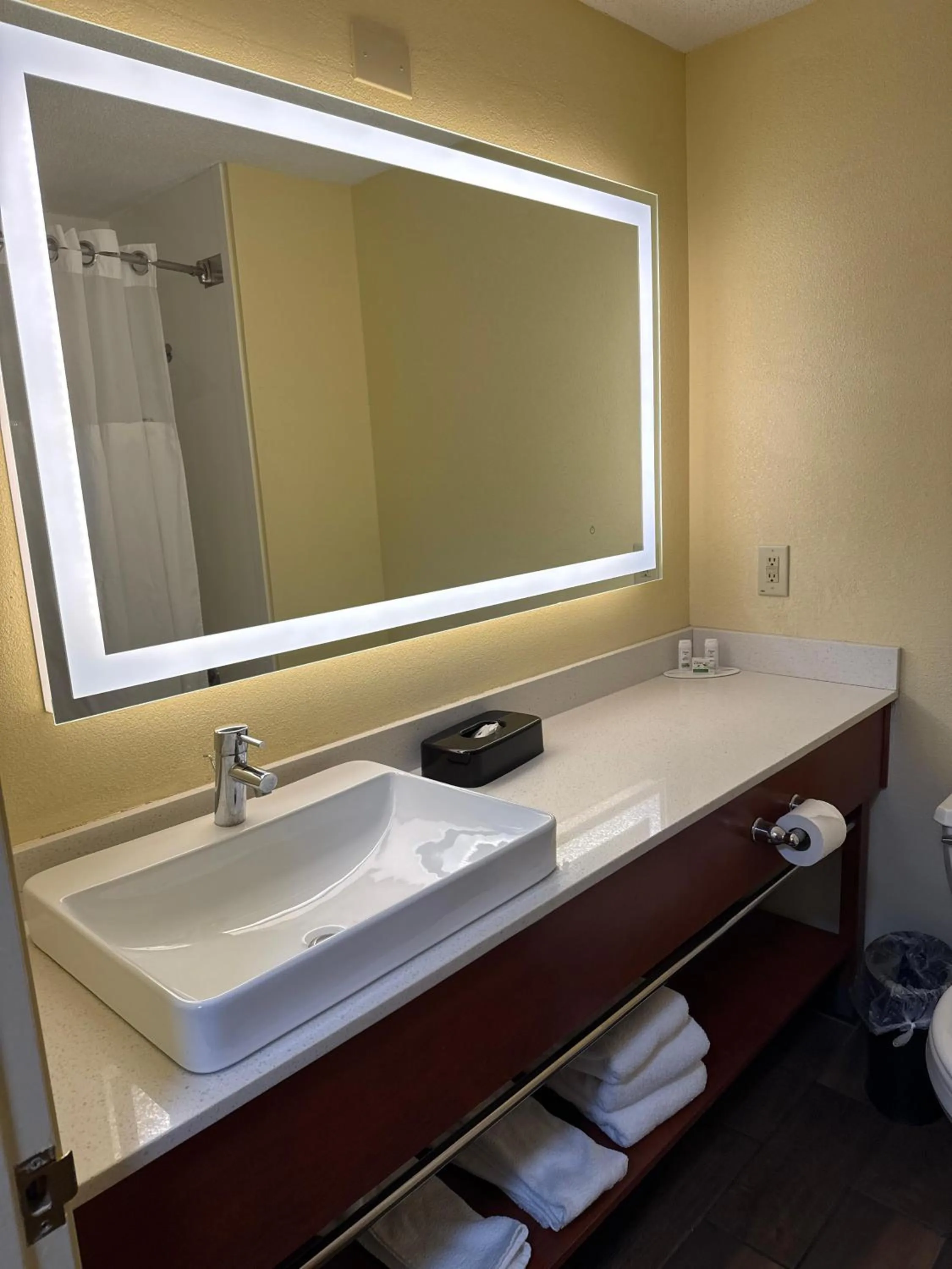 Baymont by Wyndham Mishawaka South Bend Area