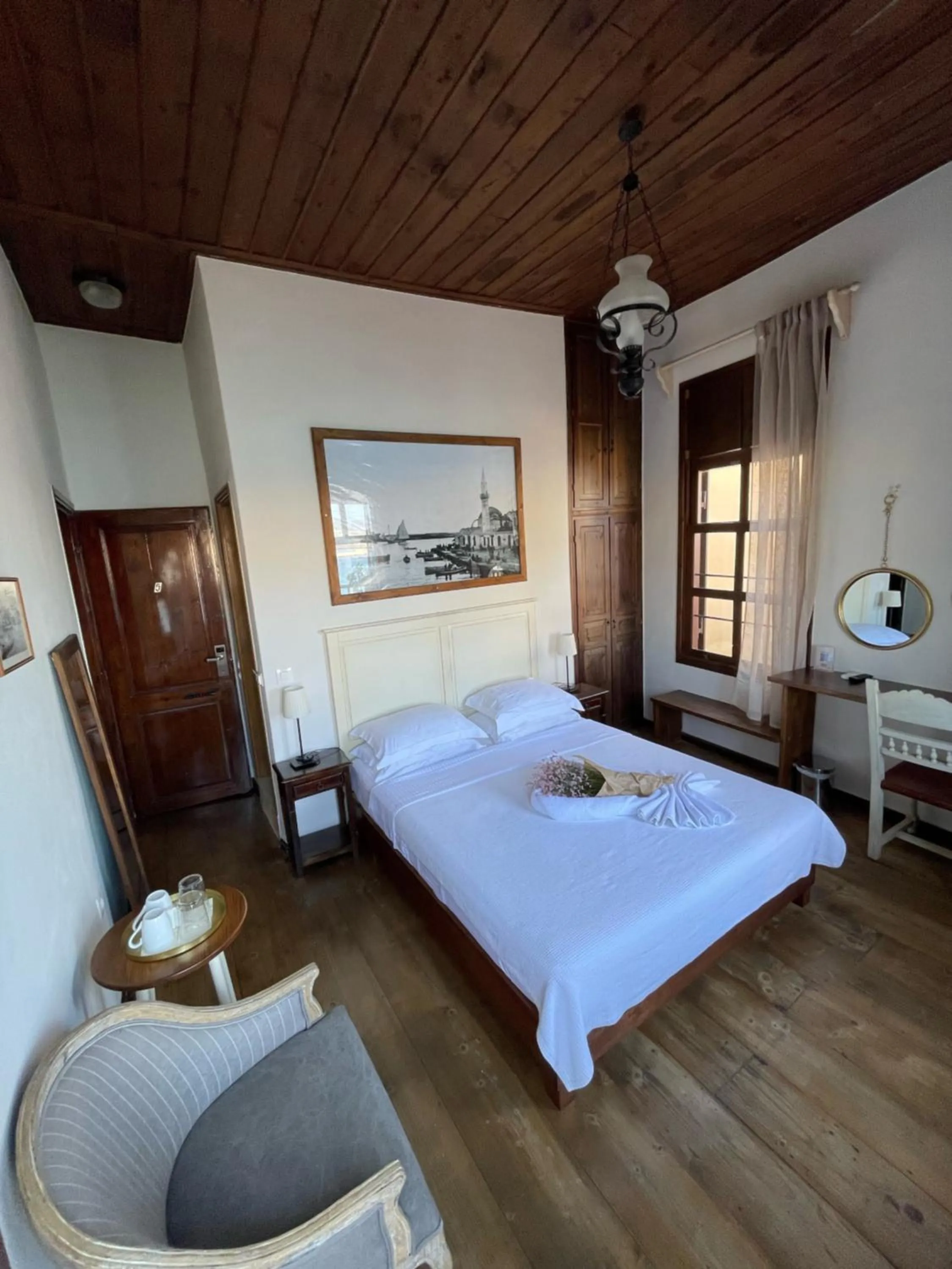 Photo of the whole room, Bed in Captain Vasilis Hotel