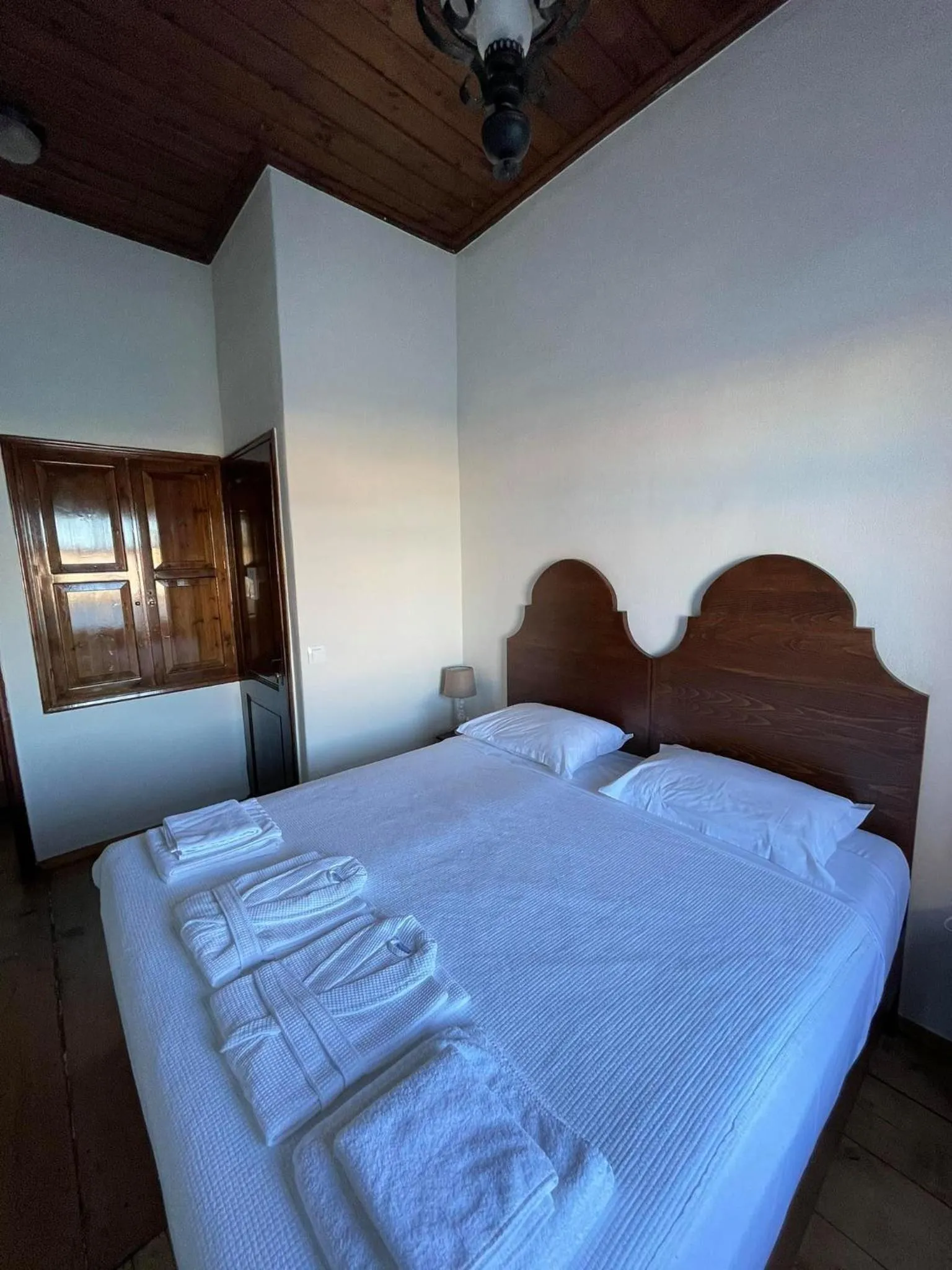 Photo of the whole room, Bed in Captain Vasilis Hotel