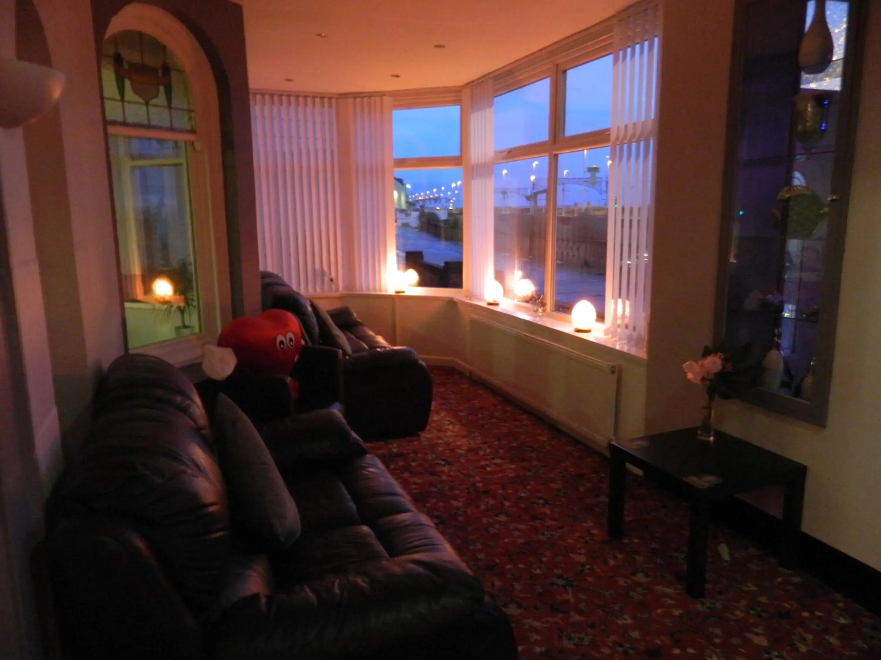 Lounge or bar in Ocean Bay Lounge or bar in Ocean Bay