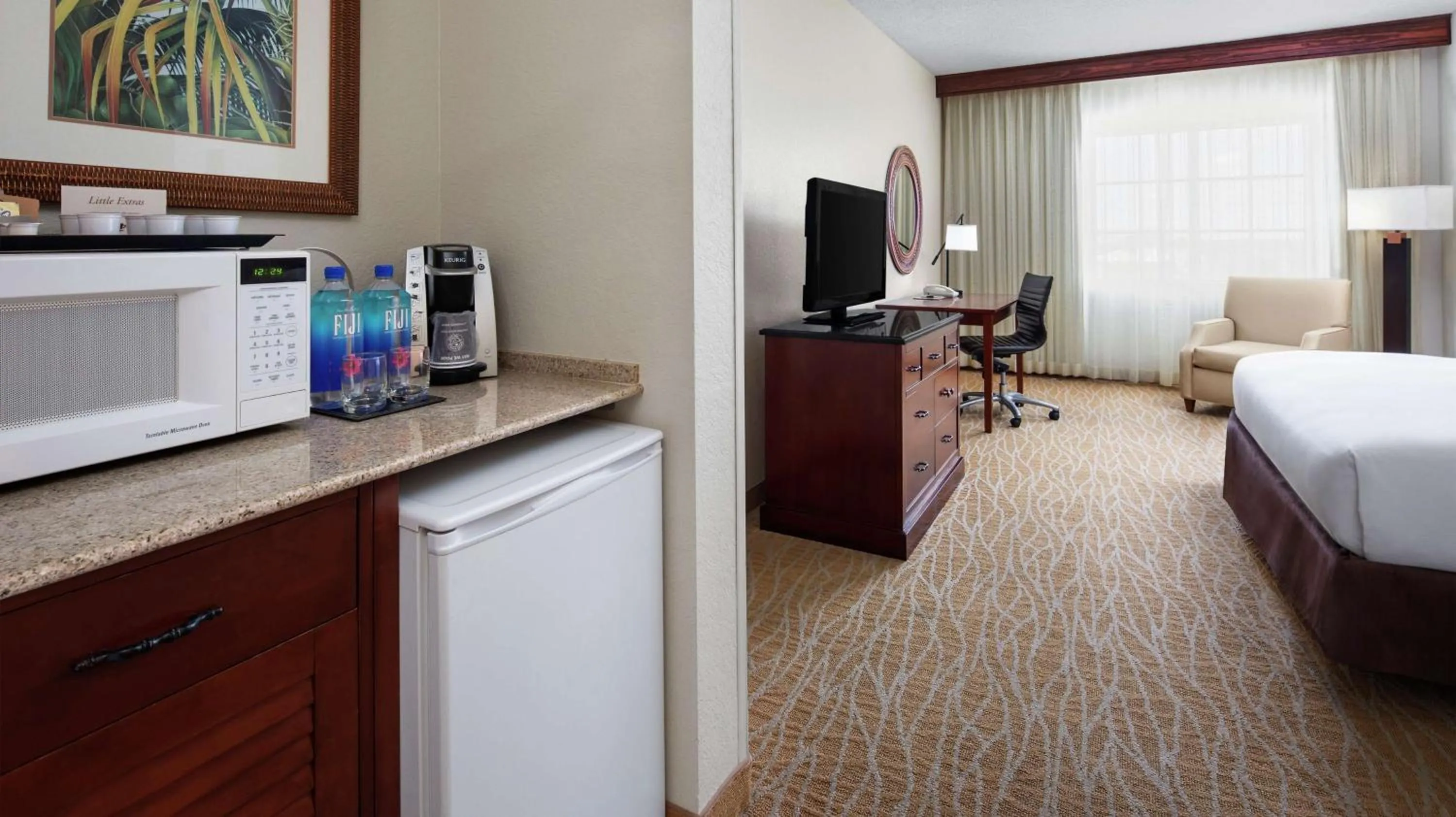 Bedroom, Bed in DoubleTree by Hilton Sunrise - Sawgrass Mills