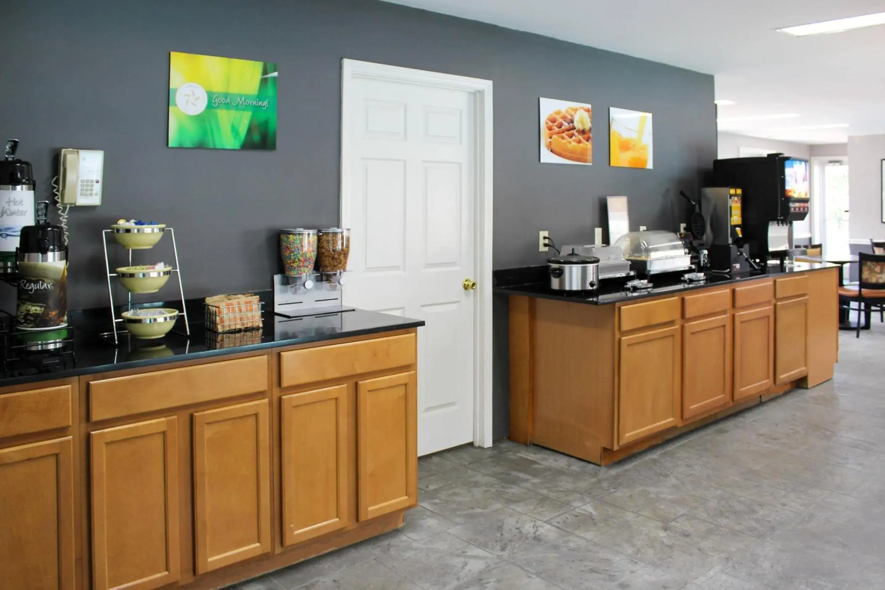 Breakfast in Quality Inn Crossville Near Cumberland Mountain State Park Breakfast in Quality Inn Crossville Near Cumberland Mountain State Park