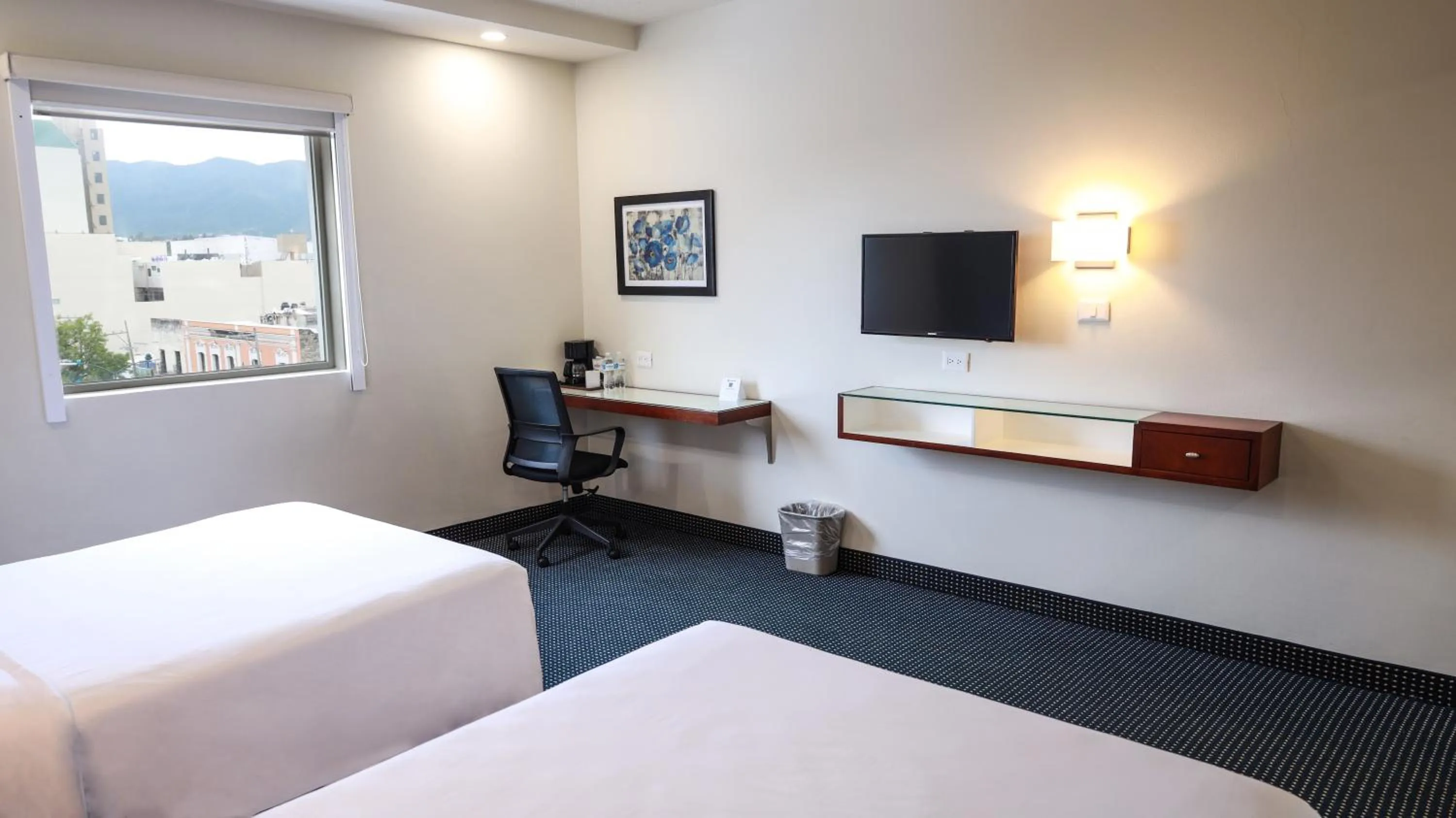 Bed in Best Western Santorin