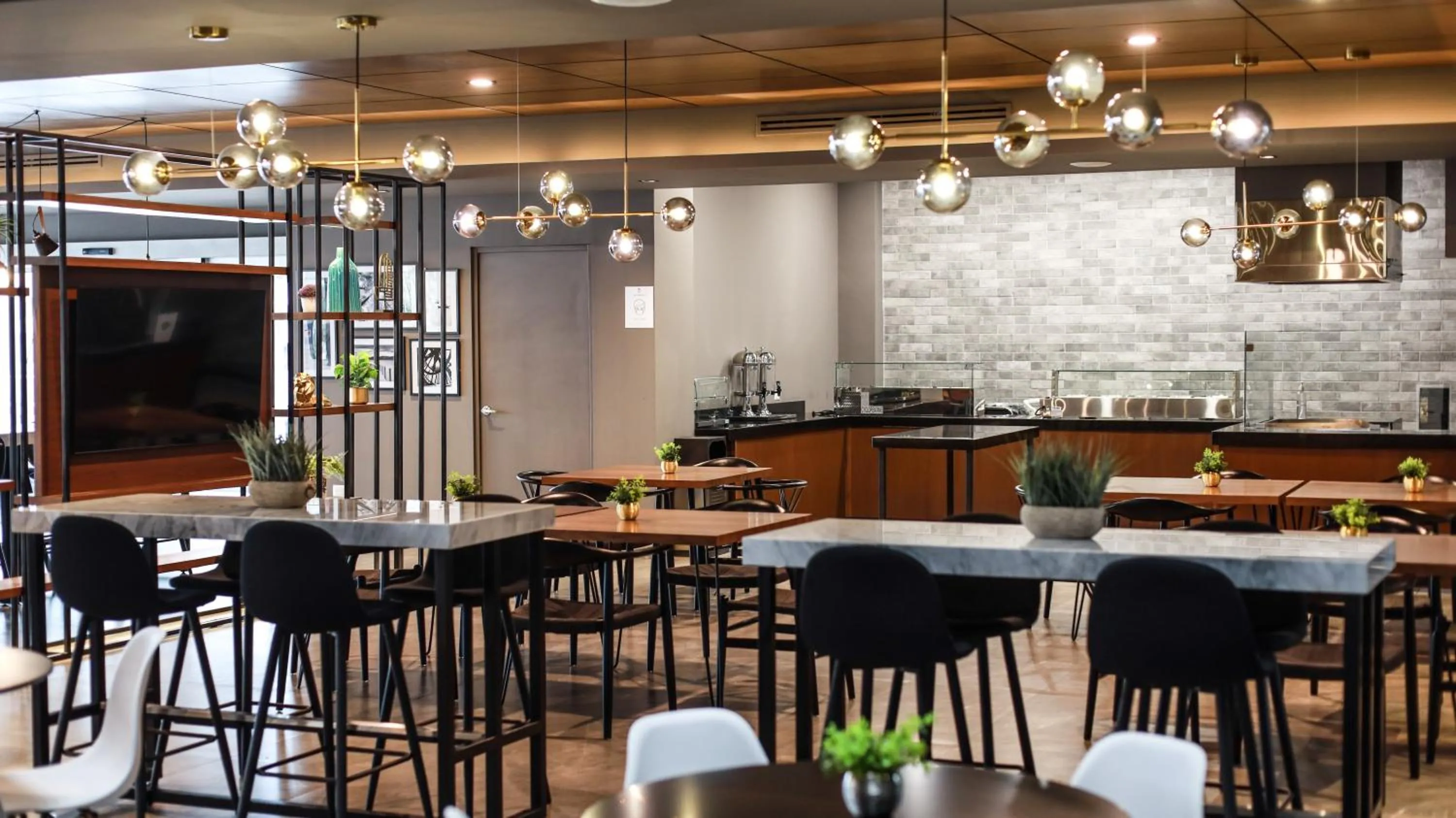 Dining area in Best Western Santorin