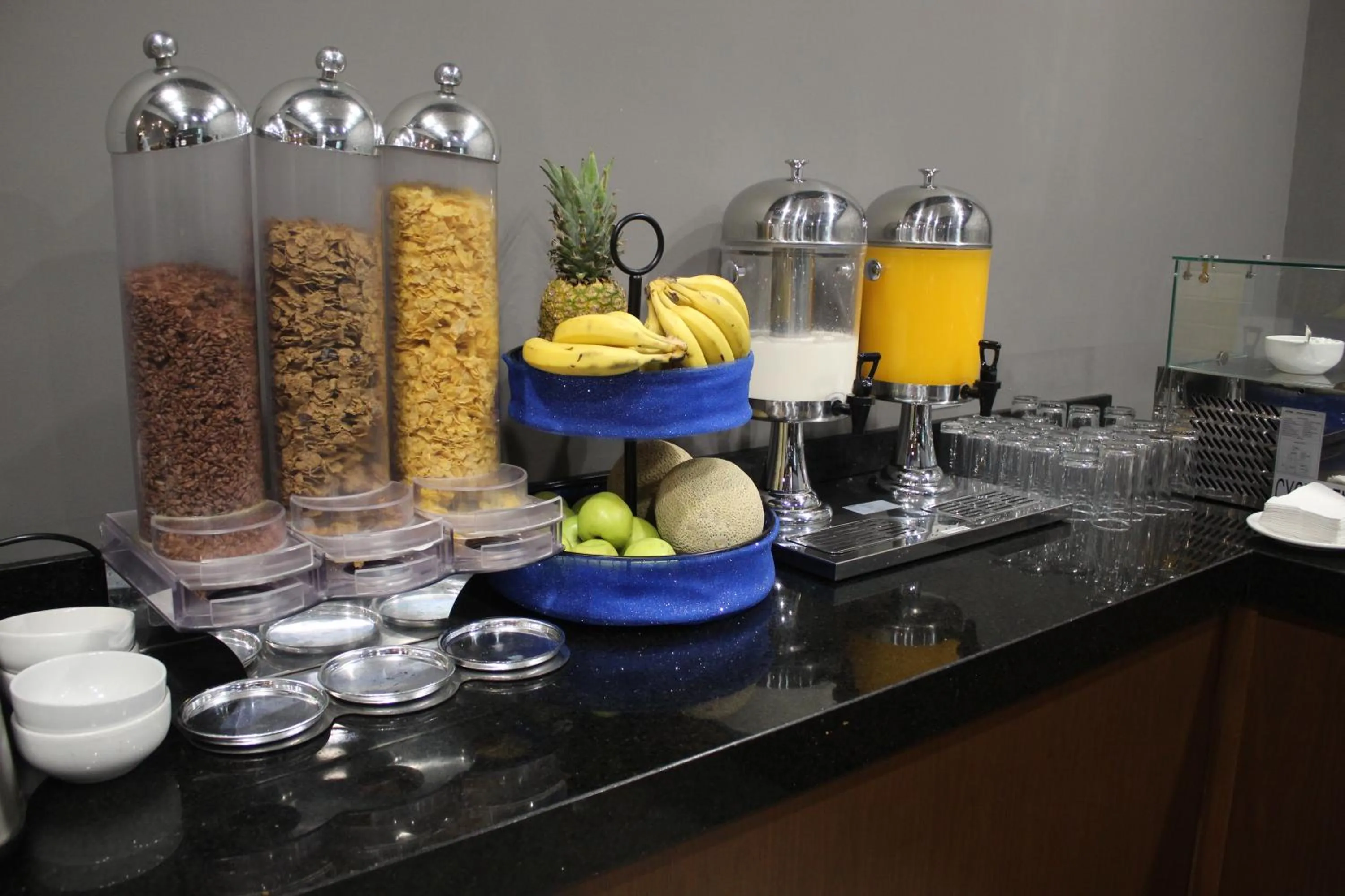 Food and drinks in Best Western Santorin