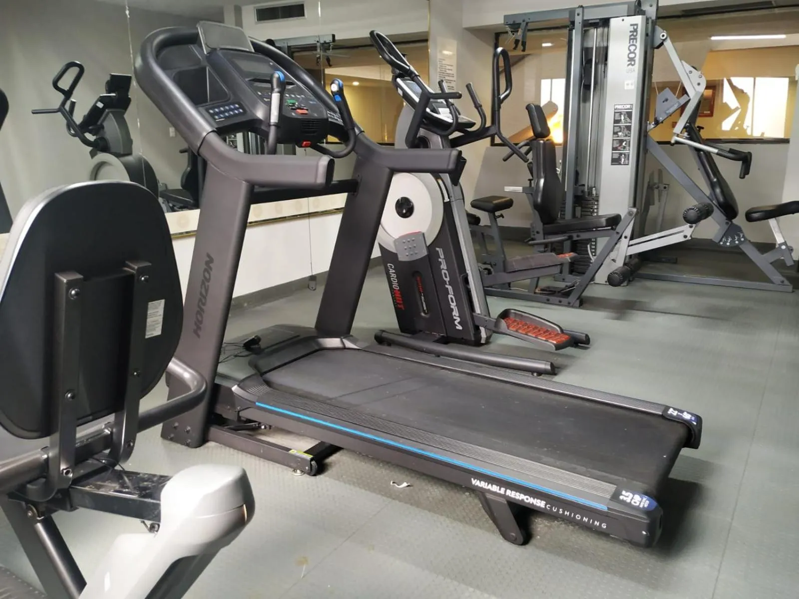 Fitness centre/facilities in Best Western Santorin