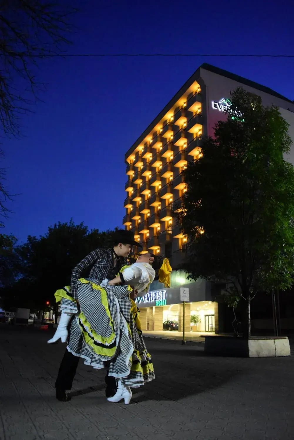 Property building in Everest Ciudad Victoria Property building in Everest Ciudad Victoria