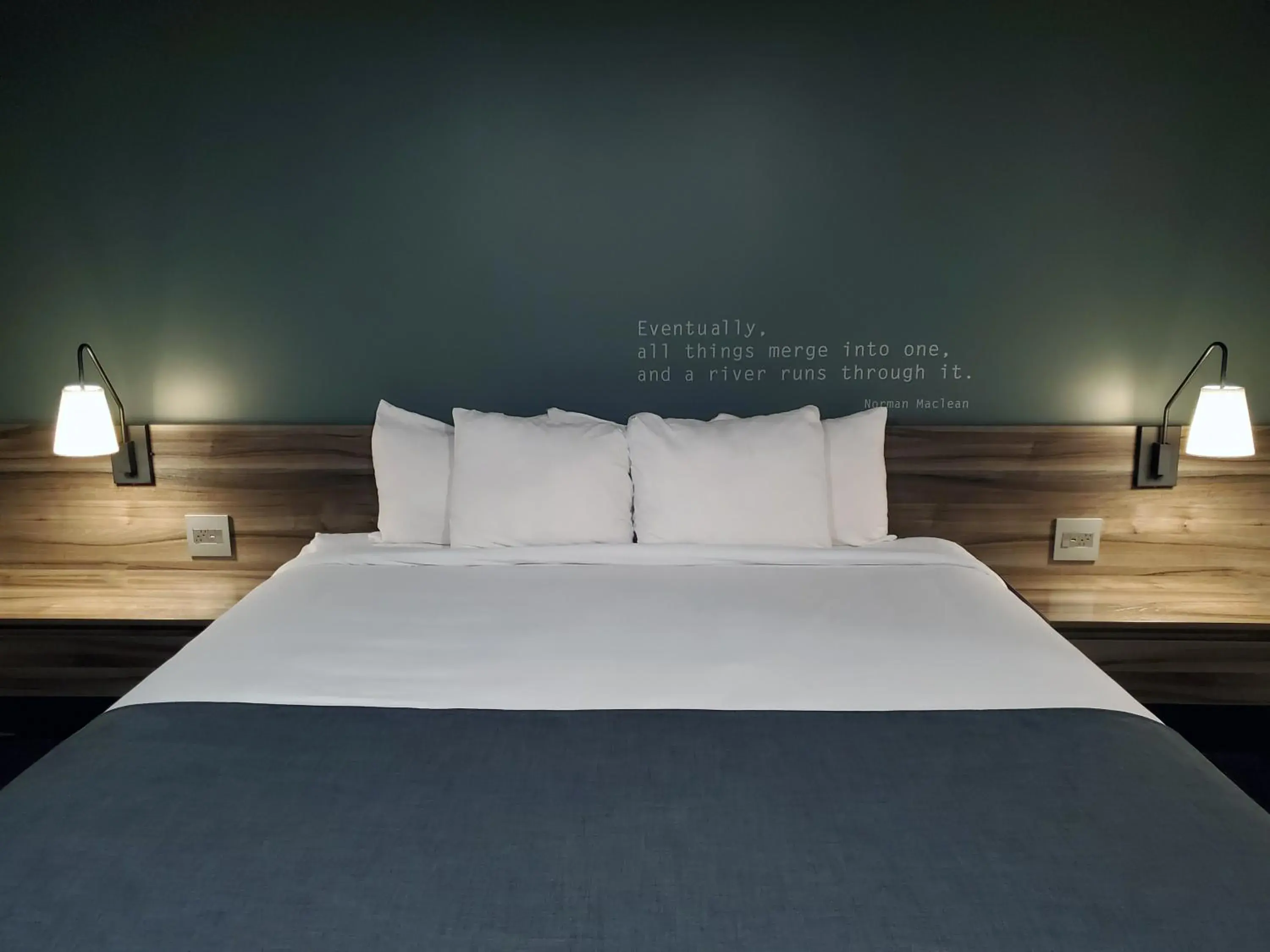 Bed in Ruby River Hotel Bed in Ruby River Hotel