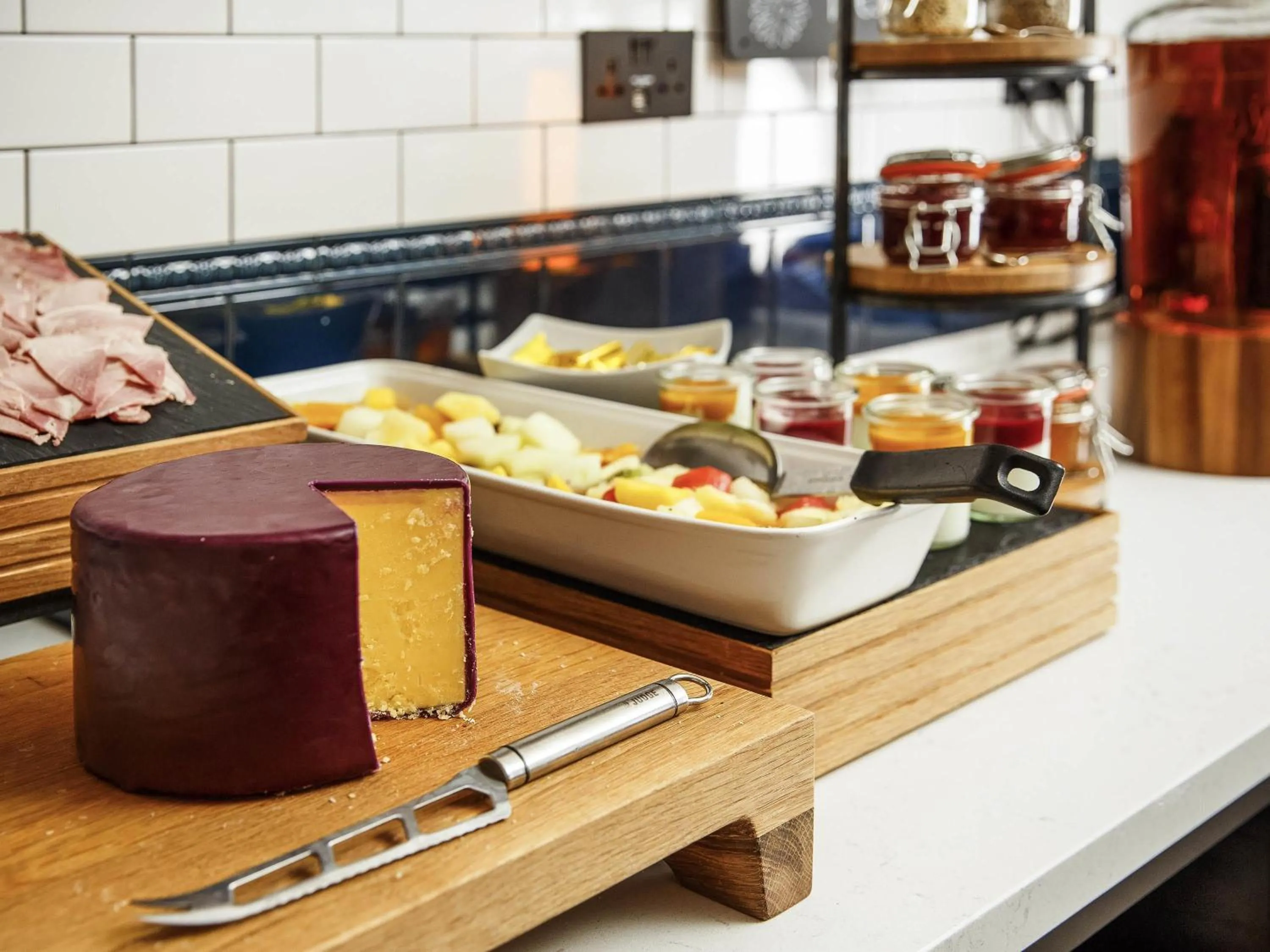 Breakfast in ibis Styles London Gloucester Road