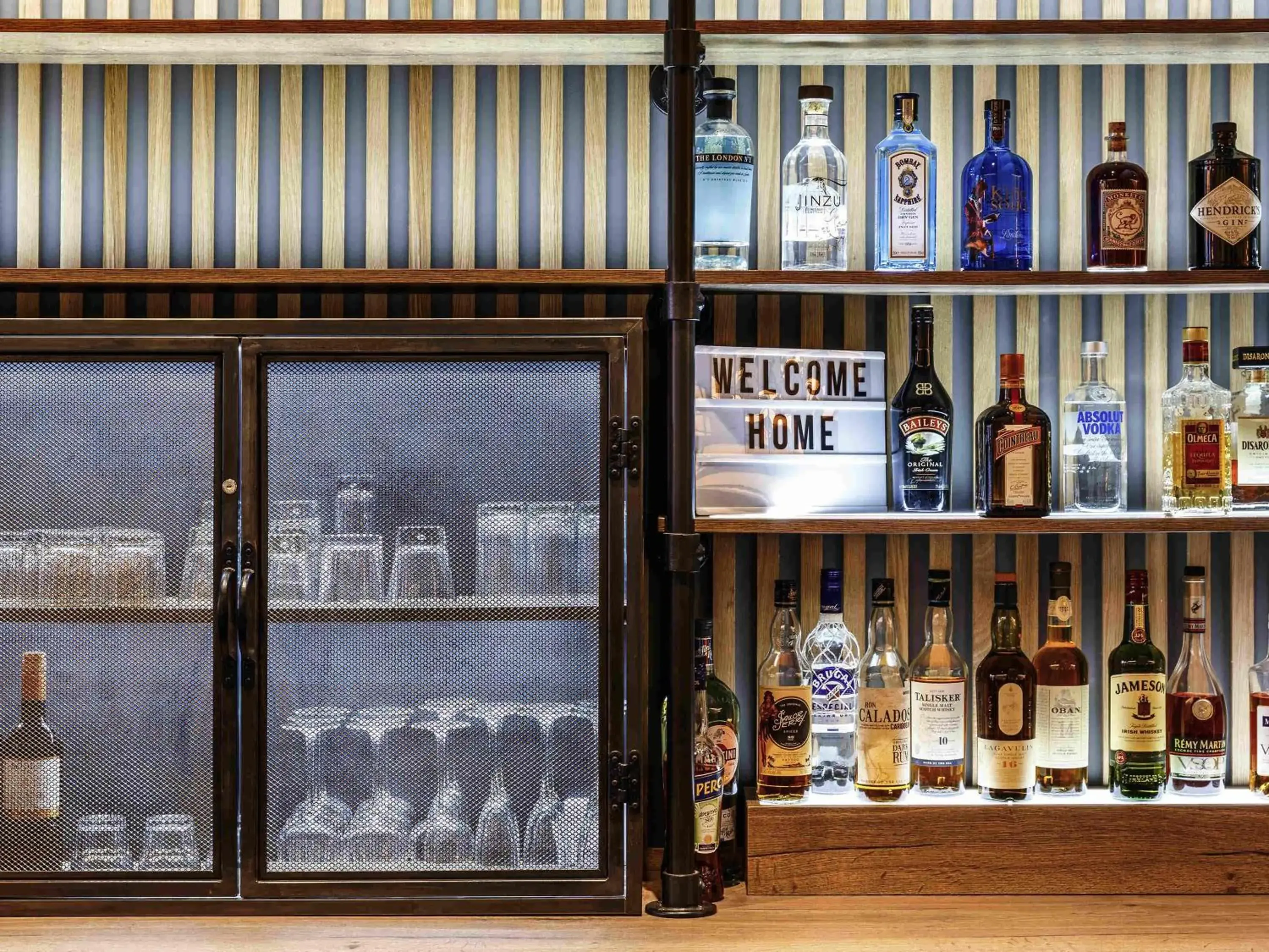 Lounge or bar in ibis Styles London Gloucester Road Lounge or bar in ibis Styles London Gloucester Road